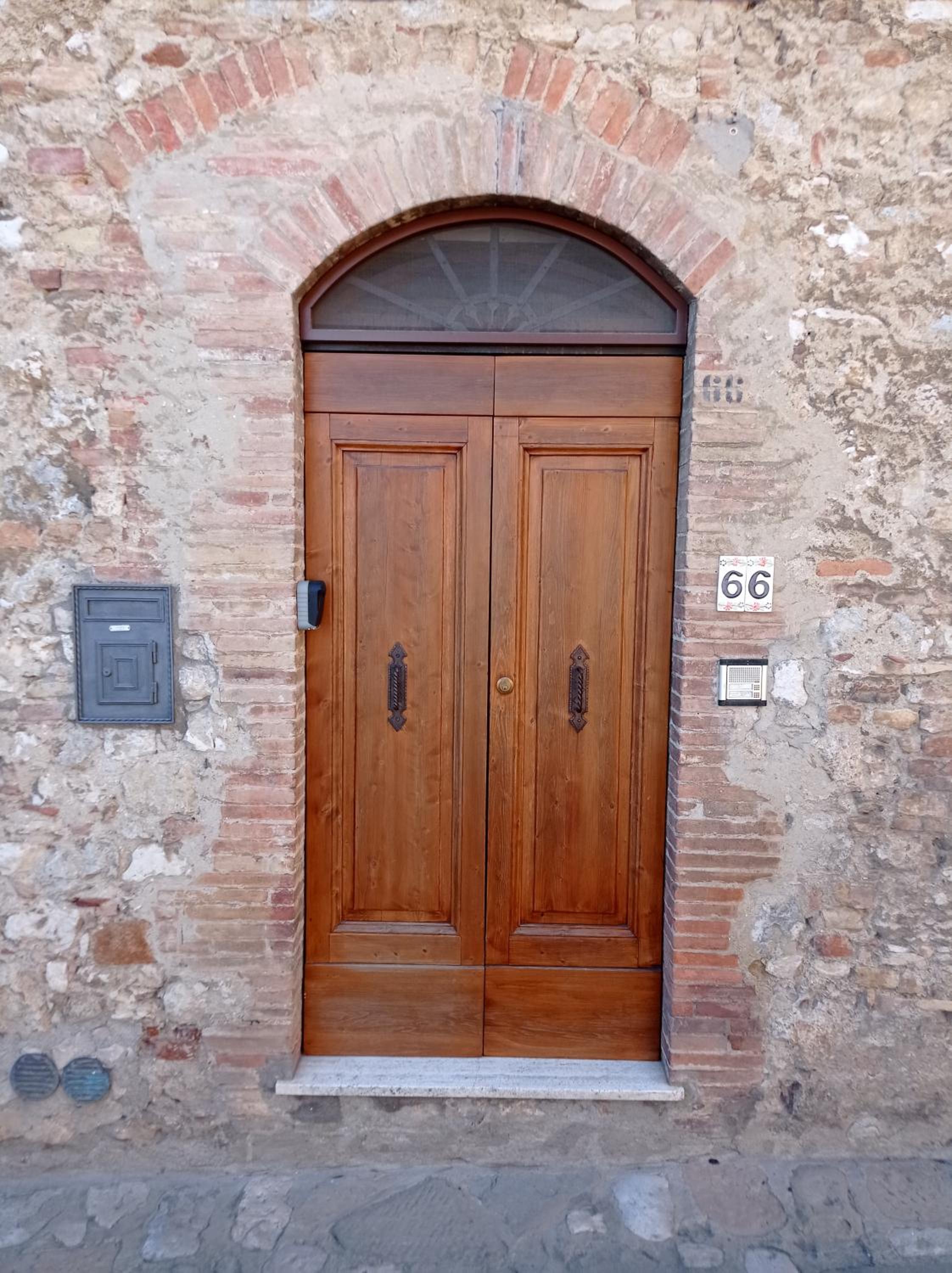 La Casa dei Ricordi - garage auto e moto a 650 m