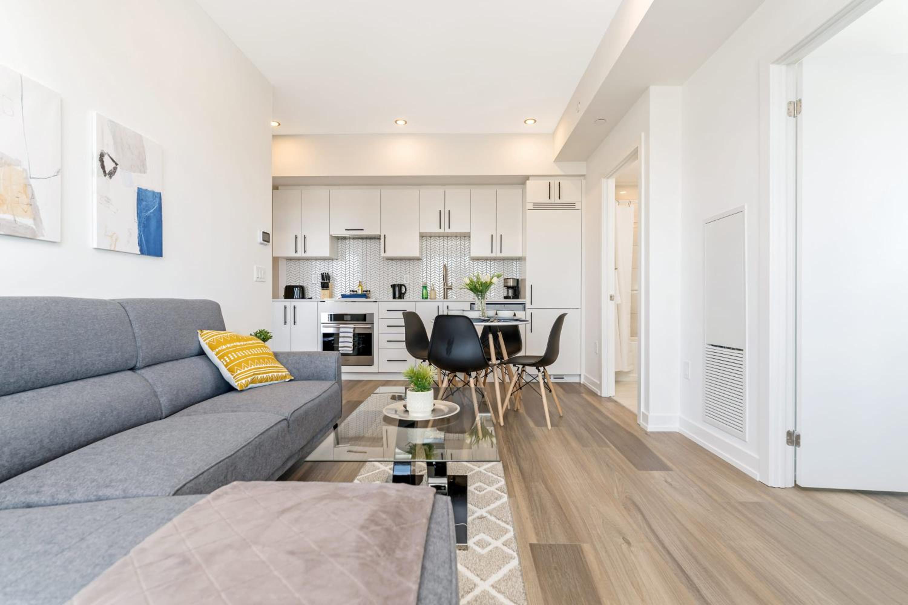 Chic & Spacious 2BR Condo - Sweeping Views