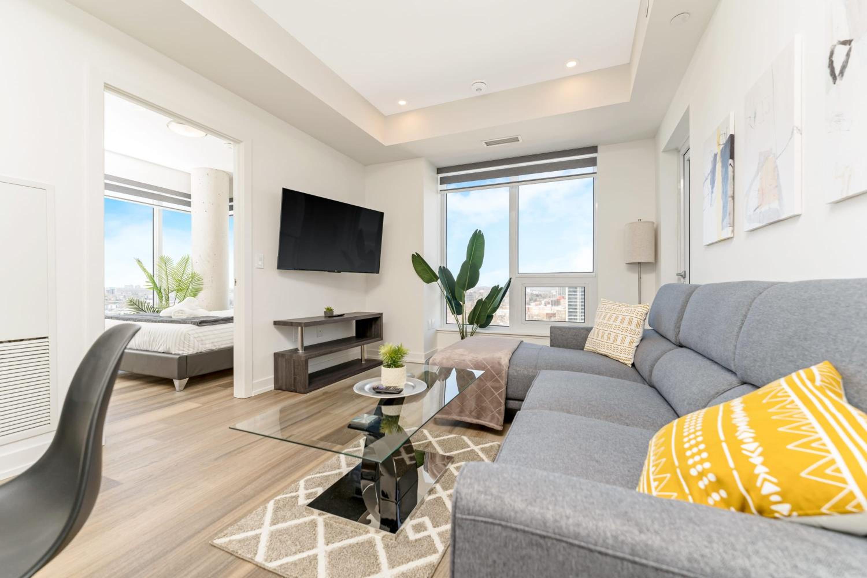 Chic & Spacious 2BR Condo - Sweeping Views