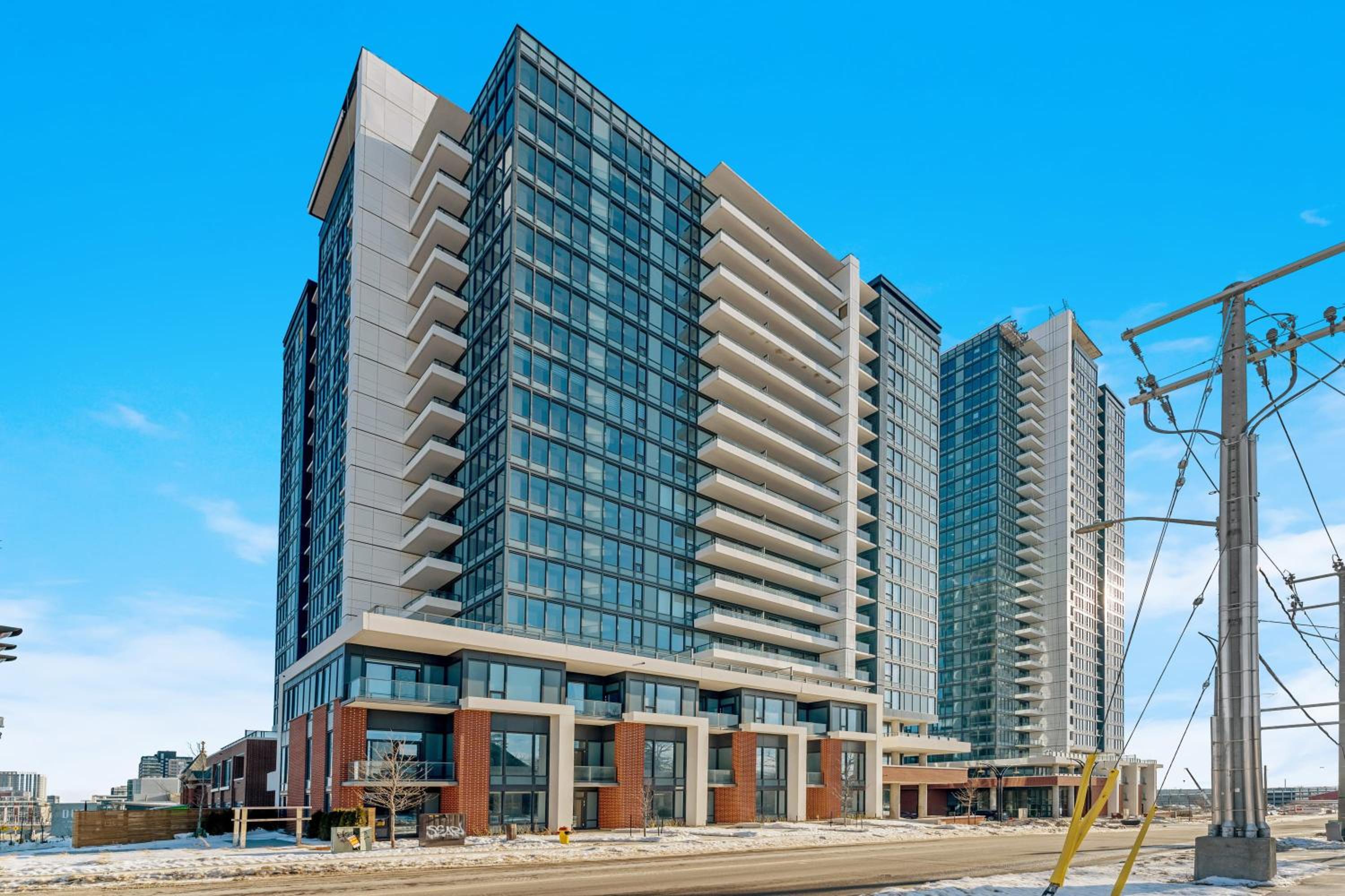 Chic & Spacious 2BR Condo - Sweeping Views