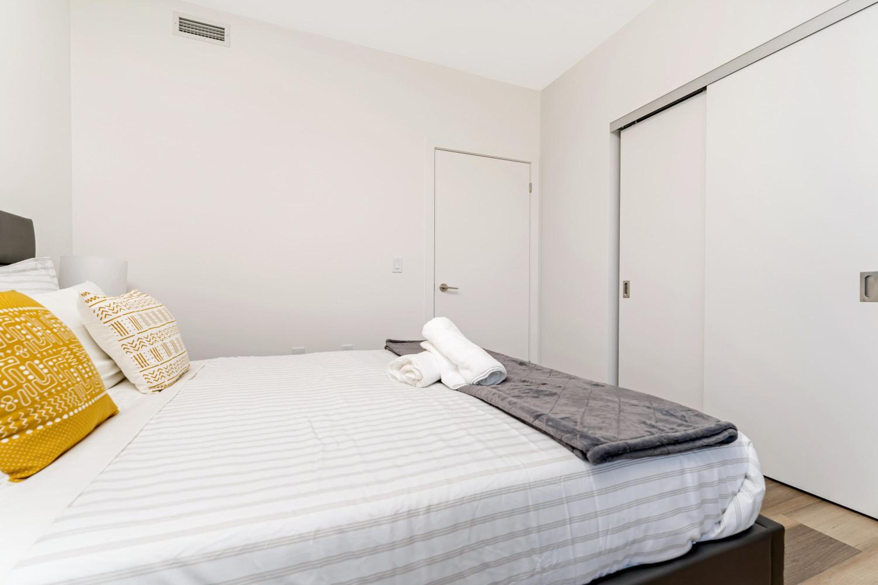 Chic & Spacious 2BR Condo - Sweeping Views