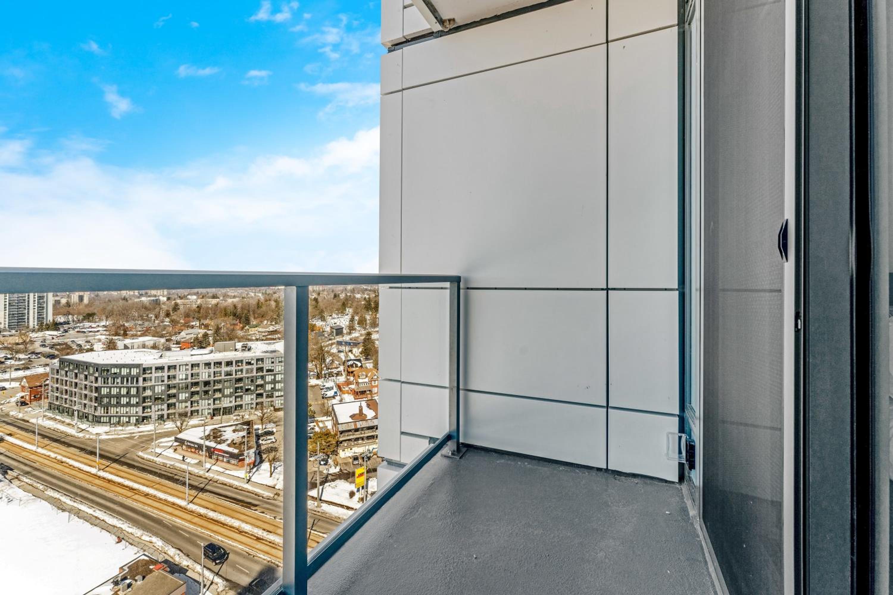 Chic & Spacious 2BR Condo - Sweeping Views