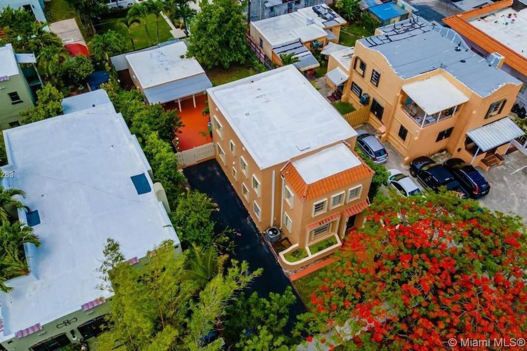 Tropical Charm Little Havana Calle Ocho 2 — Miami
