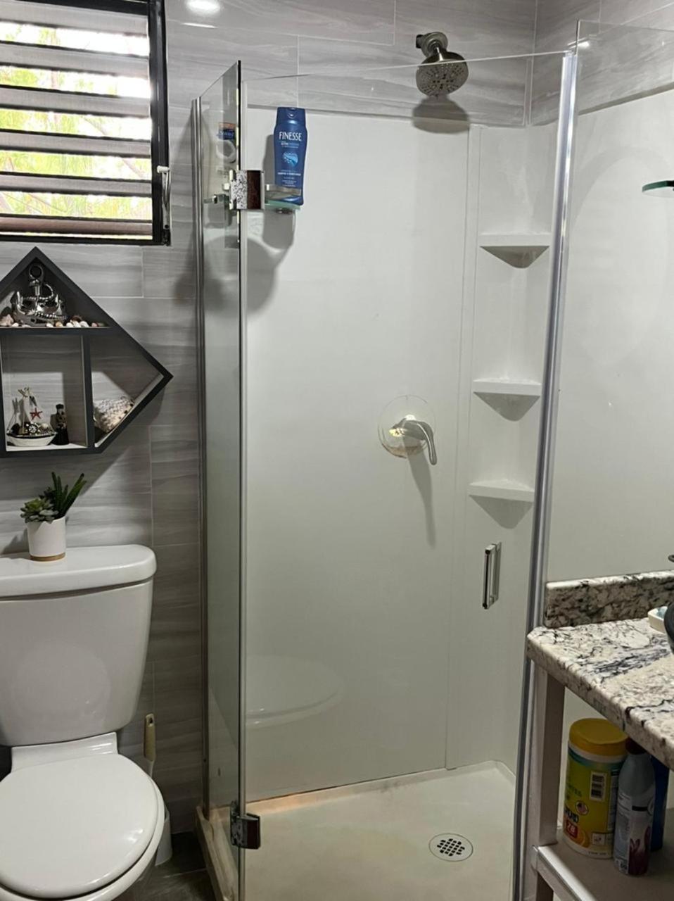 Therapy Cabins - Belize Island Experience