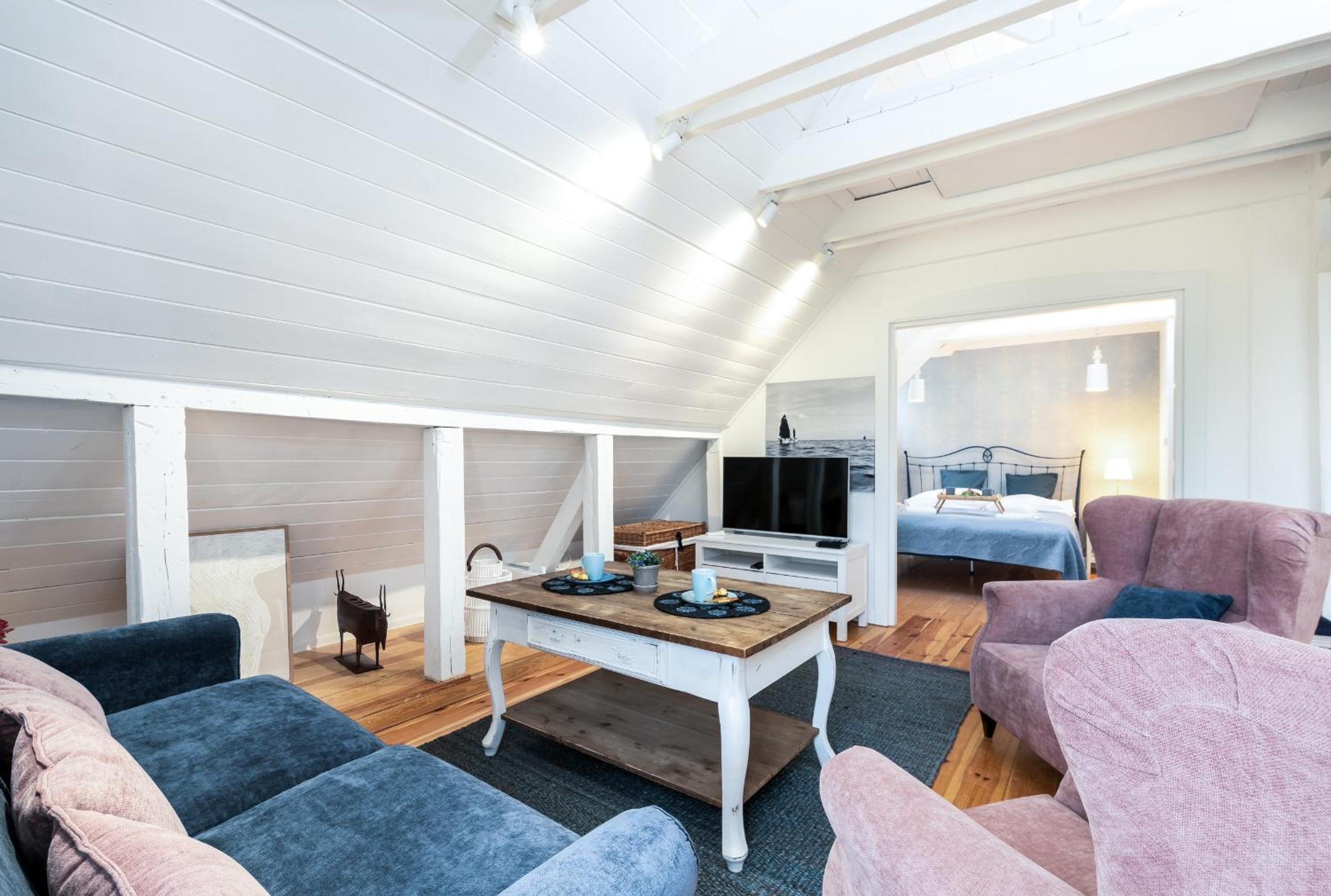 2HomeRent Emily view 3