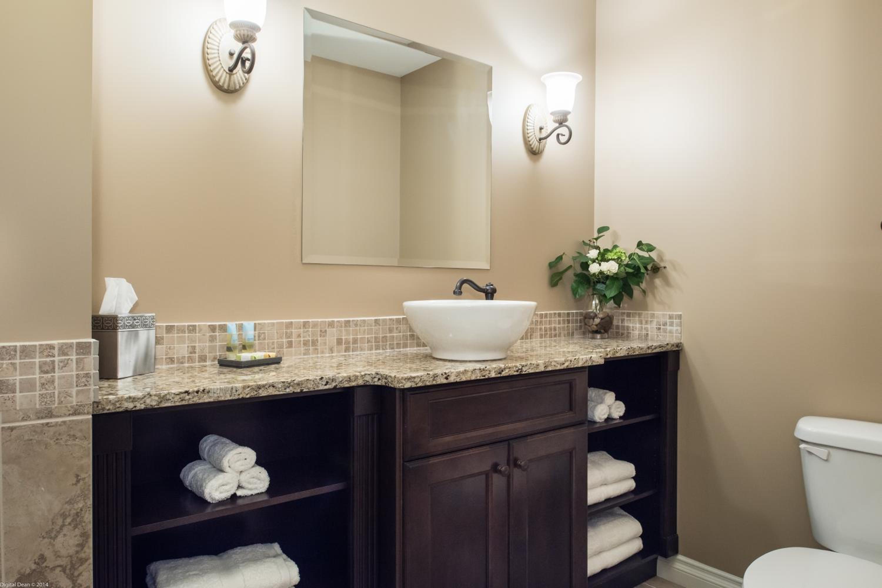 Vernon Vacations - The Castle at Swan Lake - Property Image 25