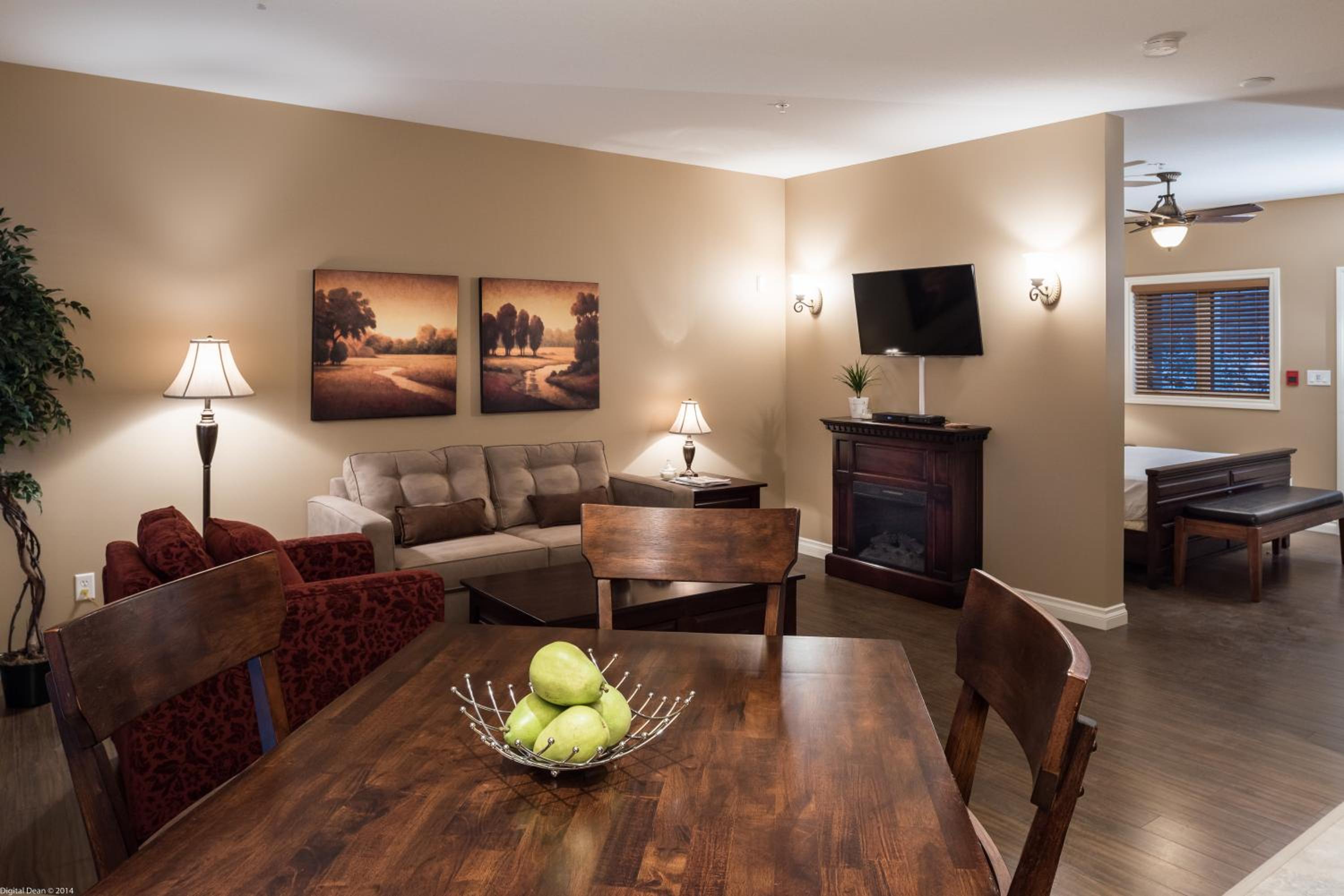 Vernon Vacations - The Castle at Swan Lake - Property Image 19