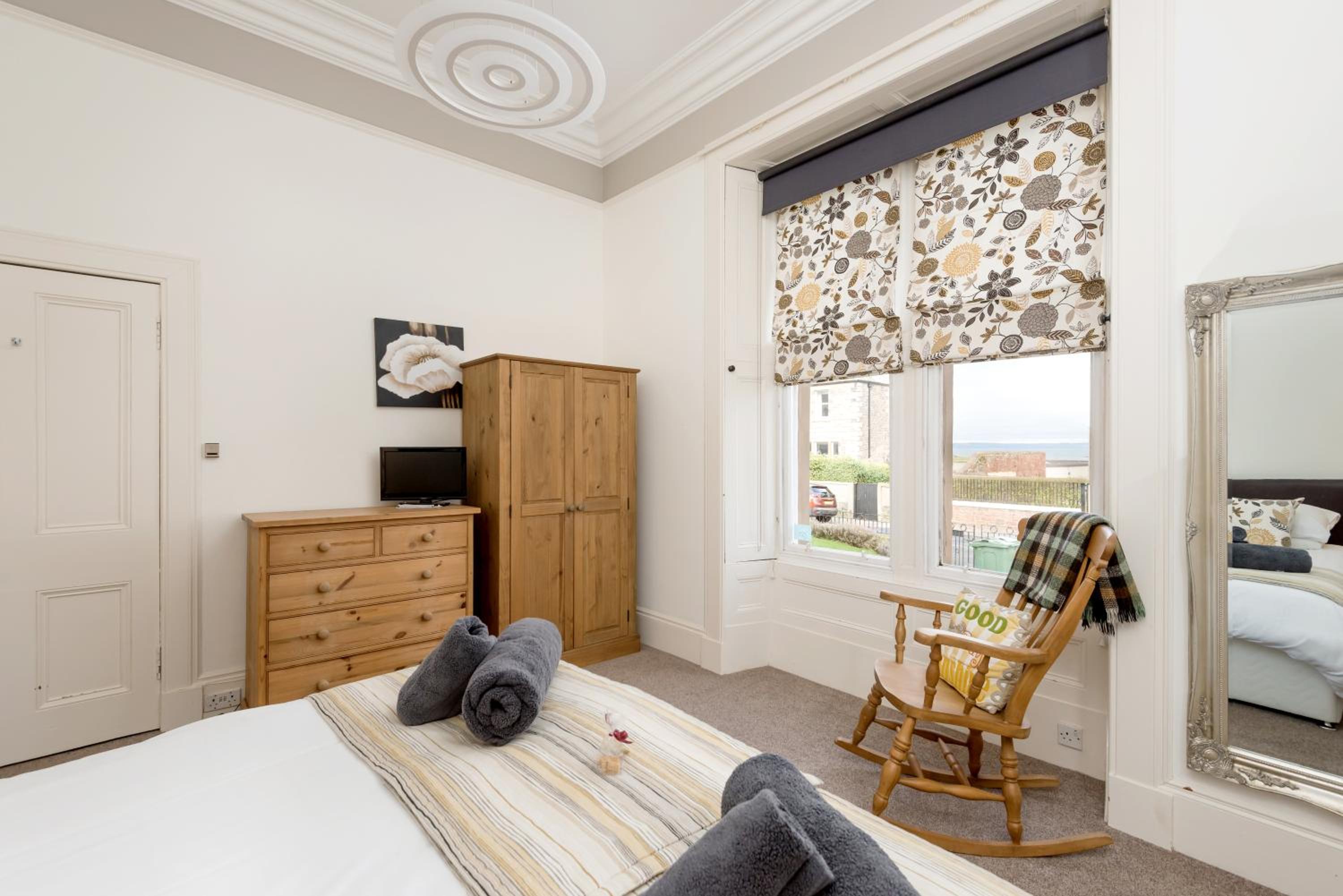 "Fraser's" at Marine Lodge view 2