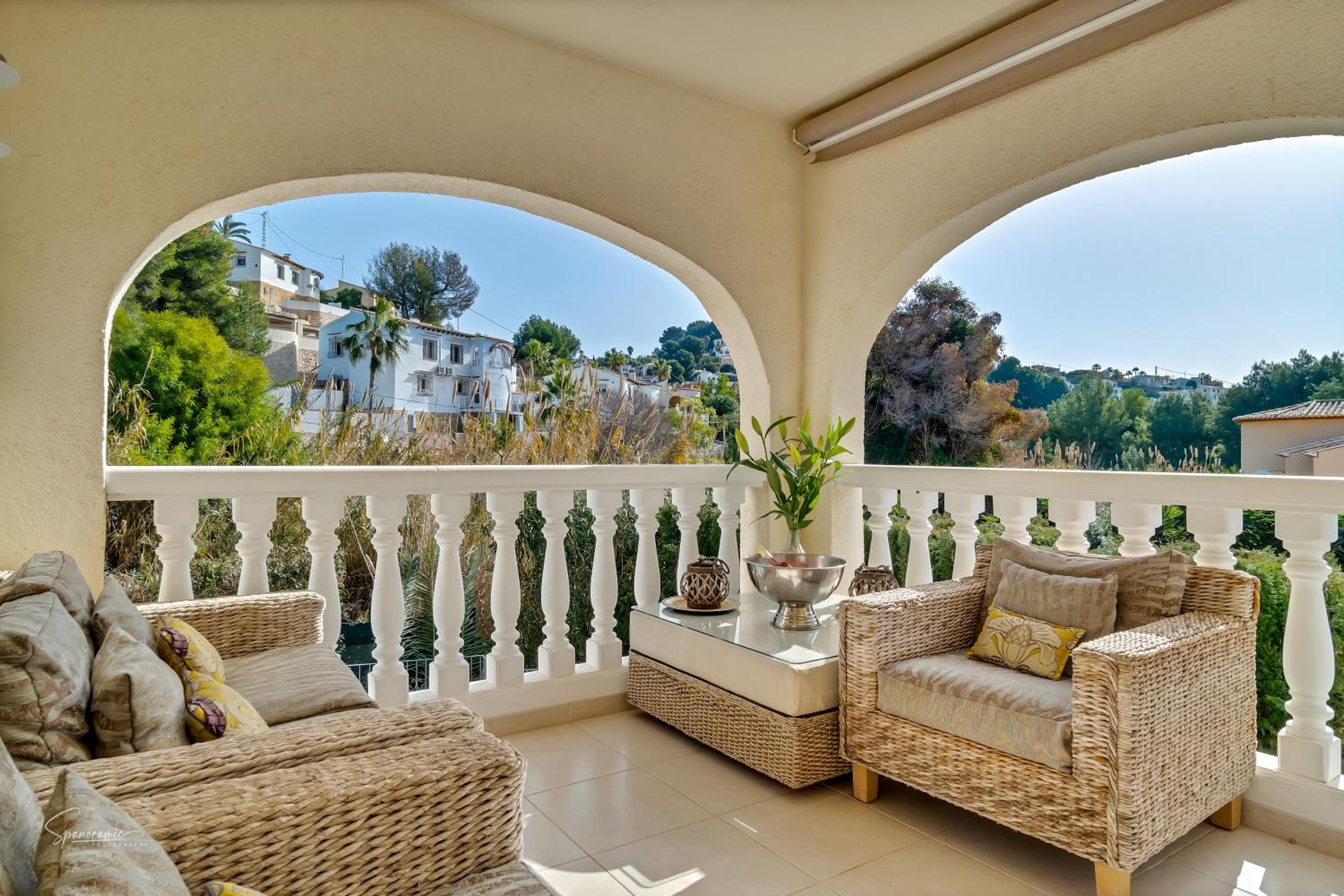 Mariposa Blanca view 3