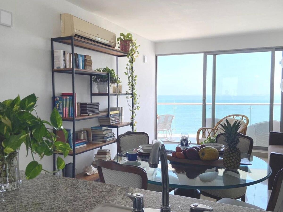Frente al Mar home office 7B