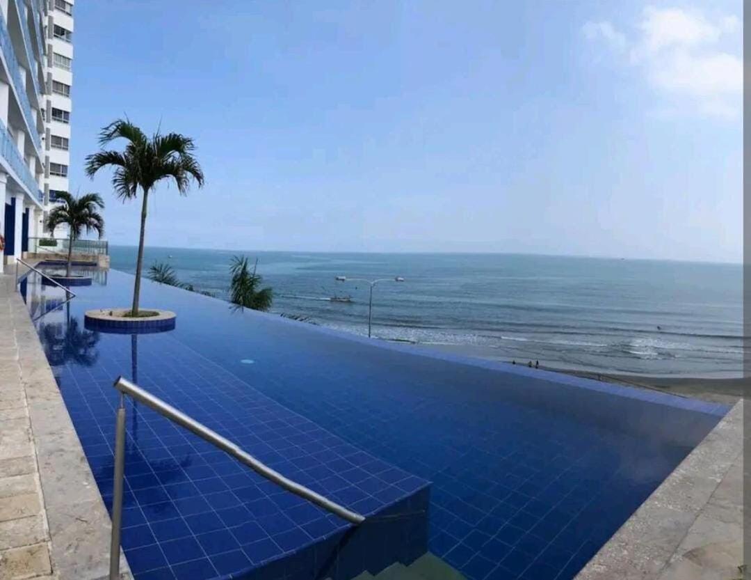 Frente al Mar home office 7B