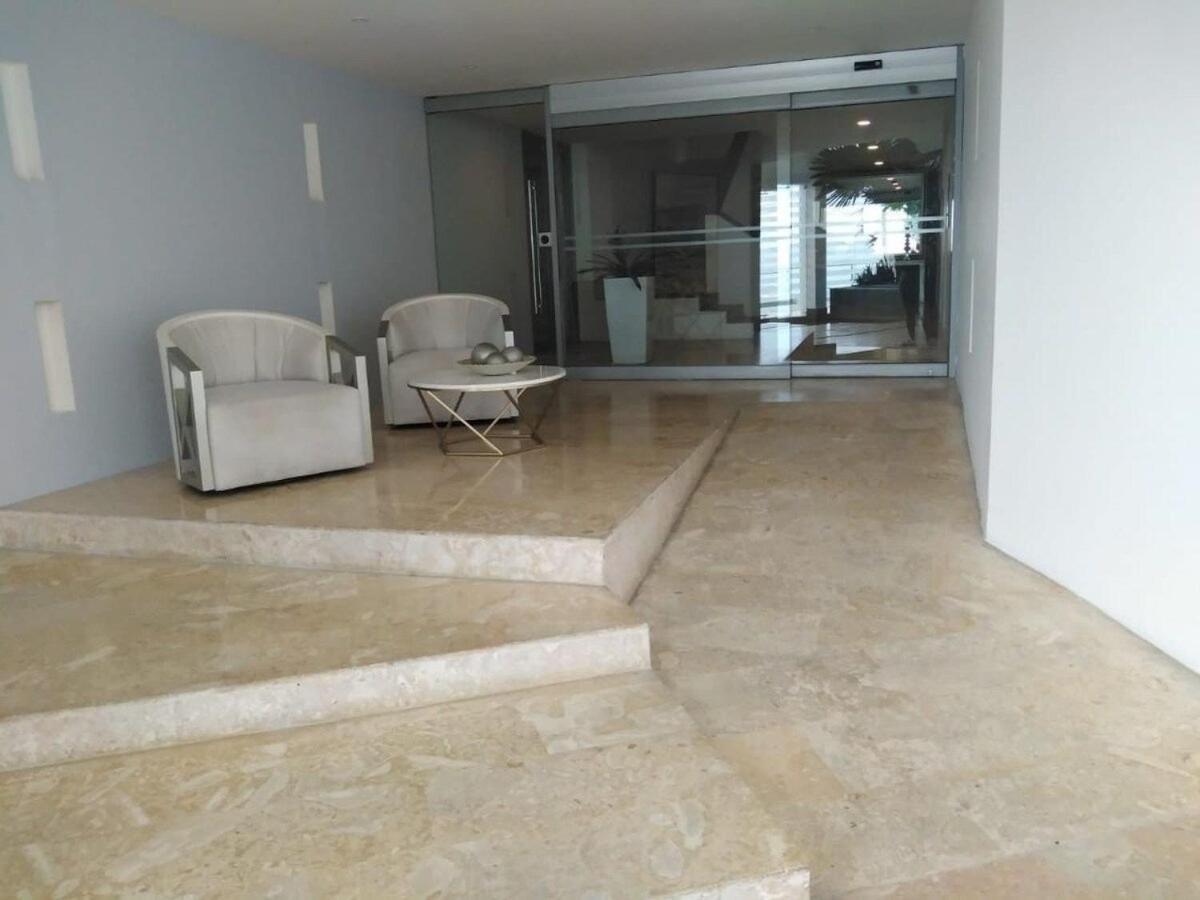 Frente al Mar home office 7B