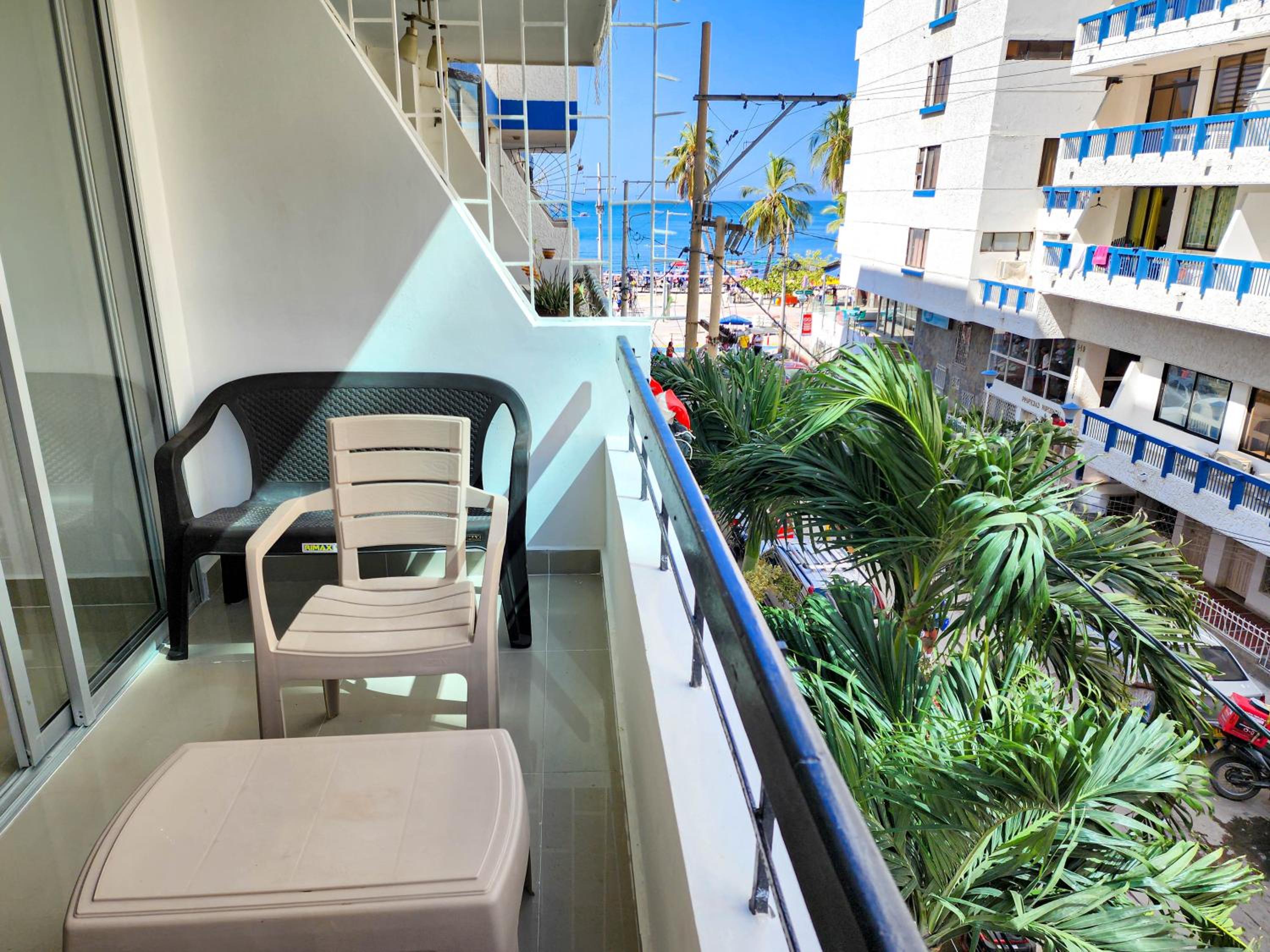 Apartamentos frente a la playa Palanoa Rodadero - By Bedviajes