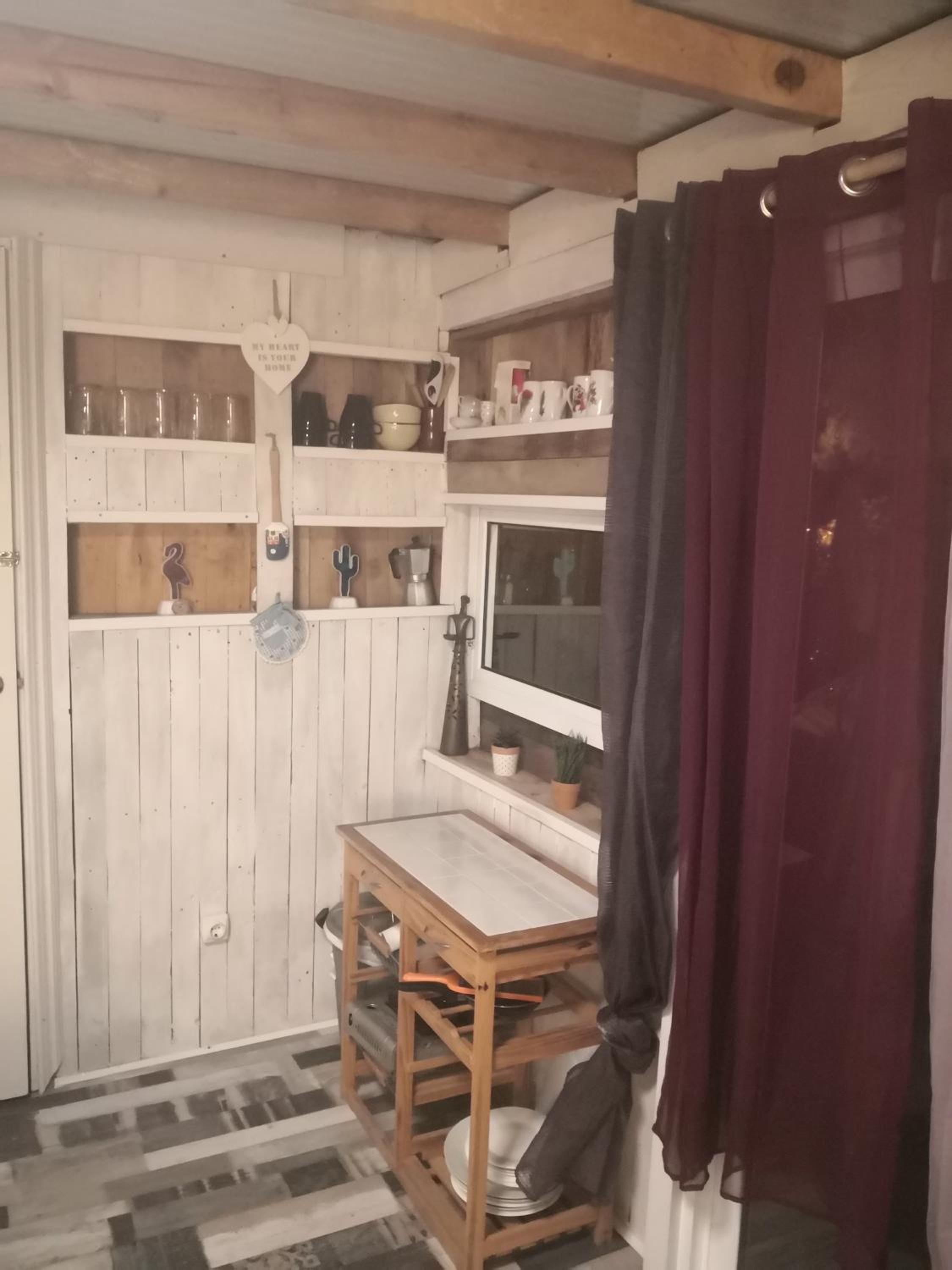 Flor de Loto Romantic Woodhouse casita camping