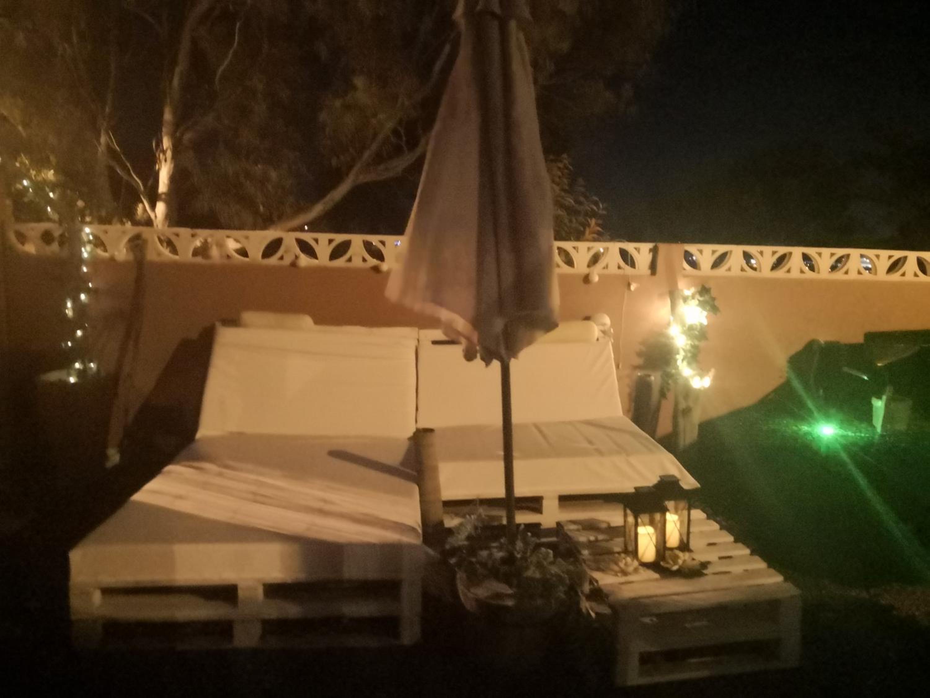 Flor de Loto Romantic Woodhouse casita camping