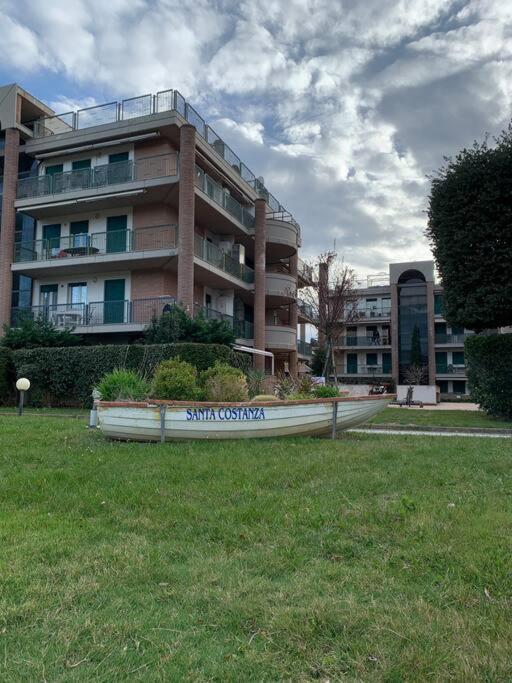Appartamento tranquillo con patio e piscina