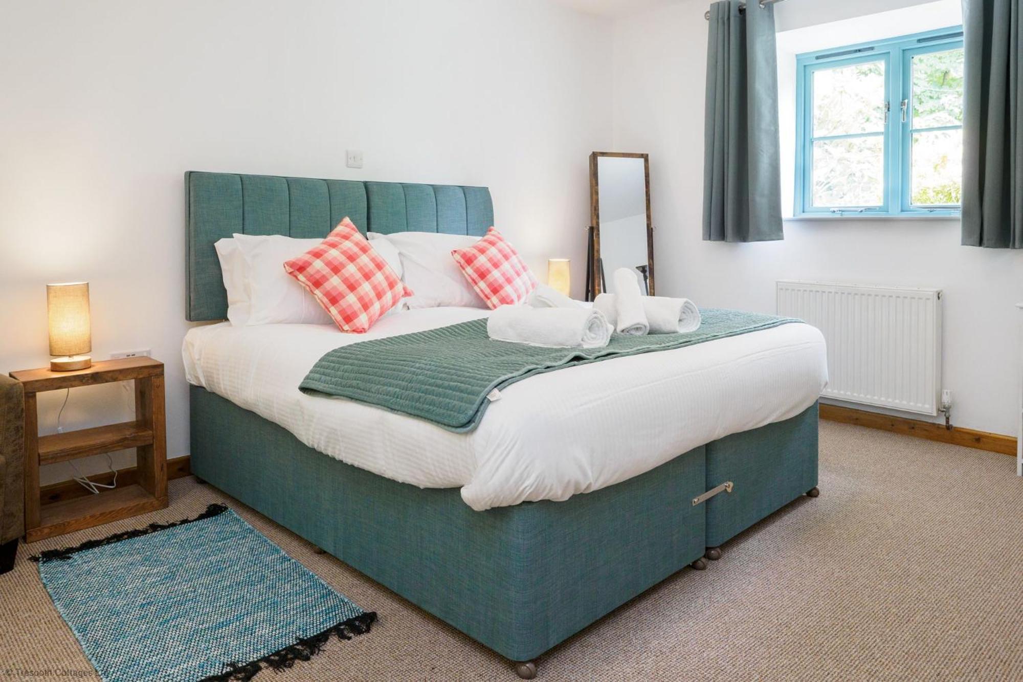 Budock Cottage view 4