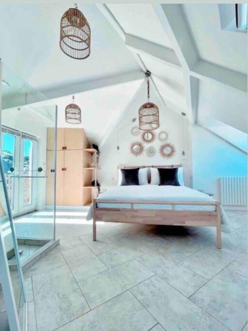 The View, Kingsand, luxurious seafront penthouse apartment with sun trap balcony and incredible sea views view 2
