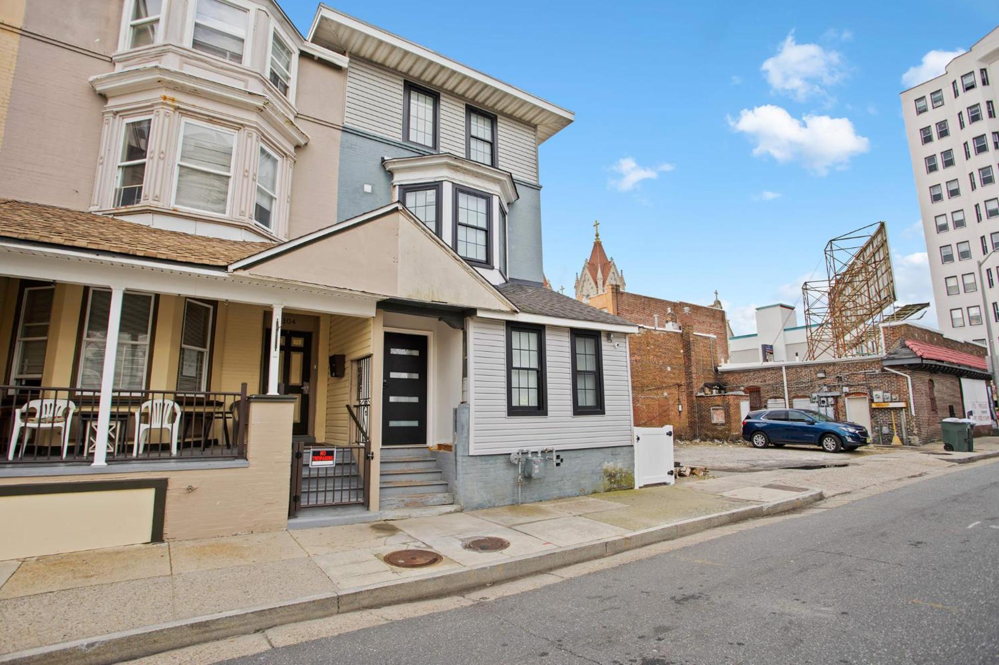 Loopin Around Atlantic City Luxe 5BR Townhouse in Orange Loop view 3