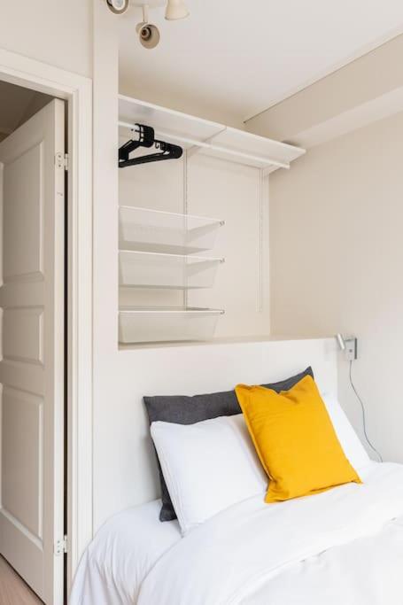 Dinbnb Apartments I Charming 3-Bedroom in the Heart of the City view 4