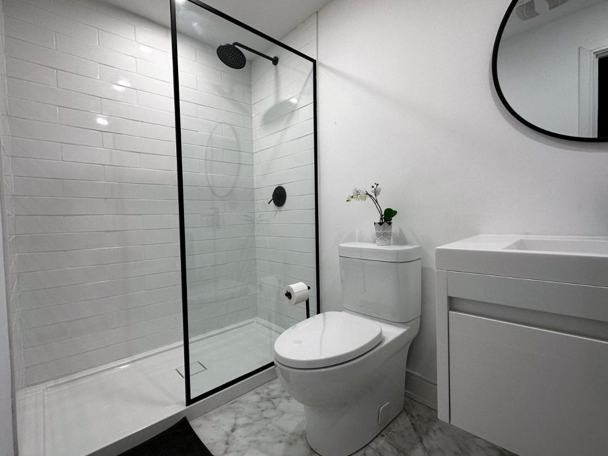 New  Renovated Spacious 2BR Apt in Thornhill - Property Image 23