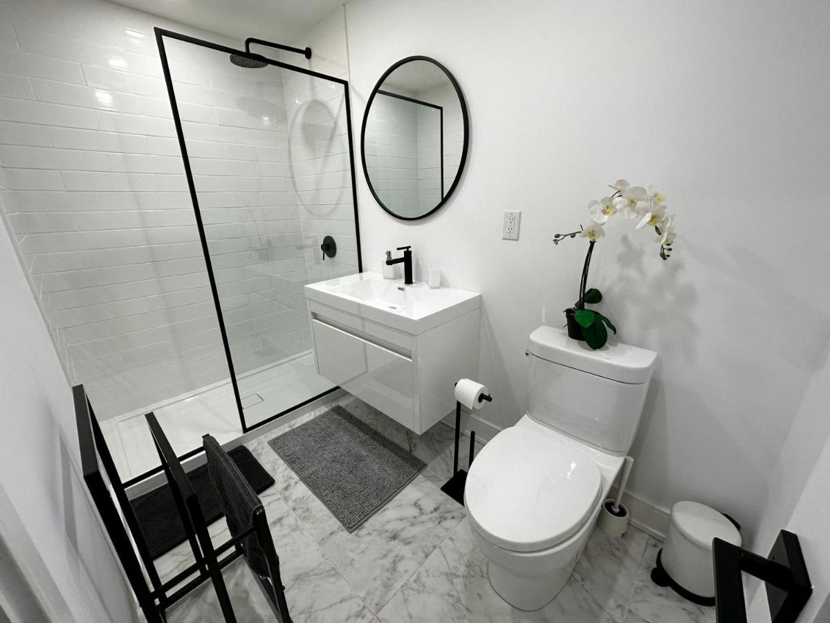 New  Renovated Spacious 2BR Apt in Thornhill - Property Image 10