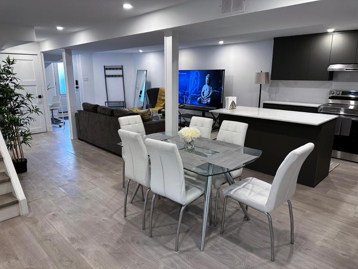 New  Renovated Spacious 2BR Apt in Thornhill - Property Image 9
