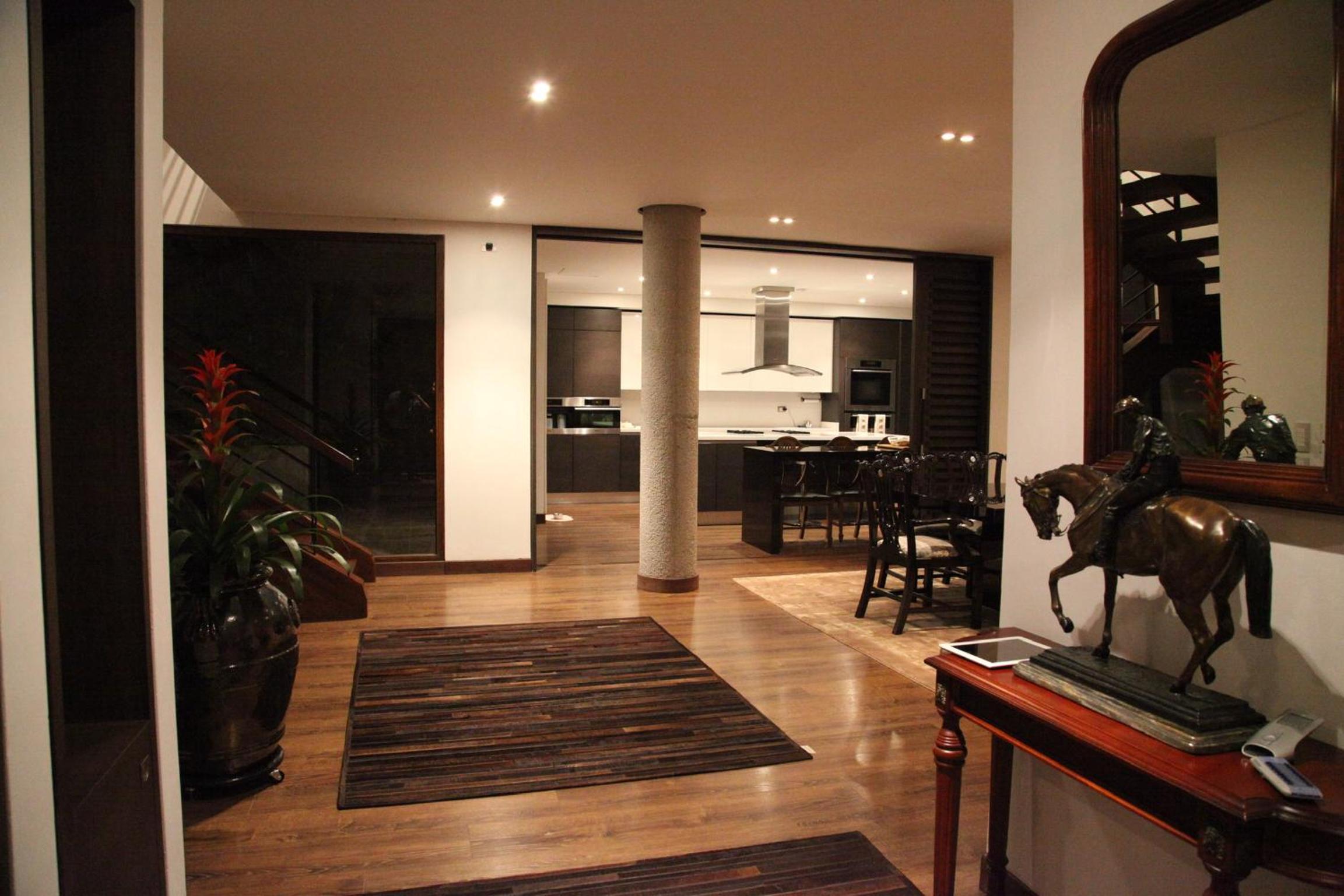 Casa en Santa Ana Oriental Bogotá /500 M2