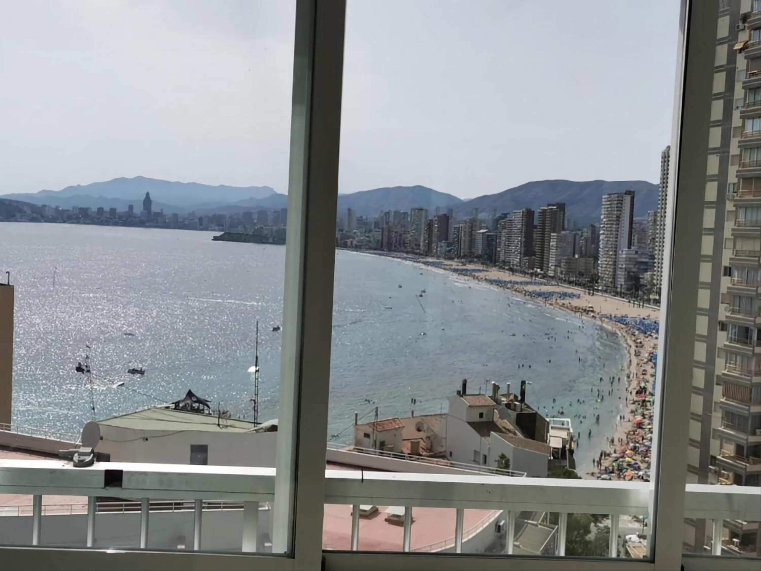 Benidorm Vacations - Halcon Levante Beach with Sea View - Property Image 4