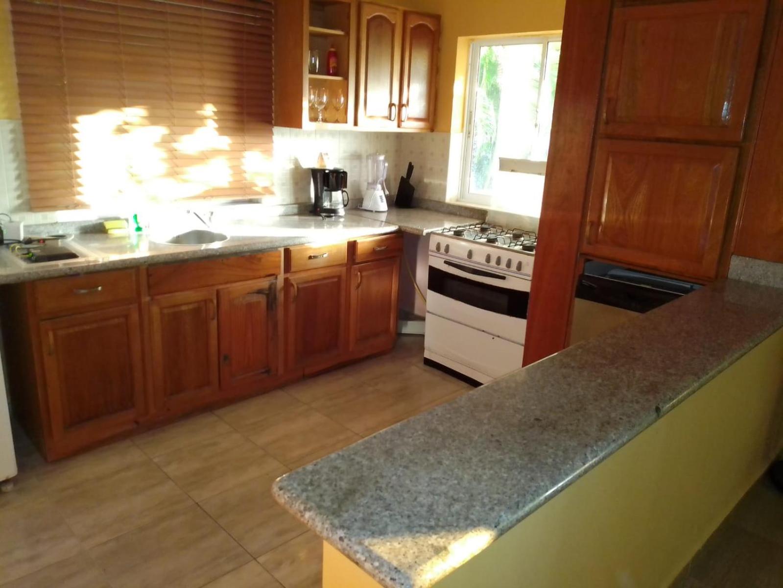4 bedroom villa, security, private pool, ocean view