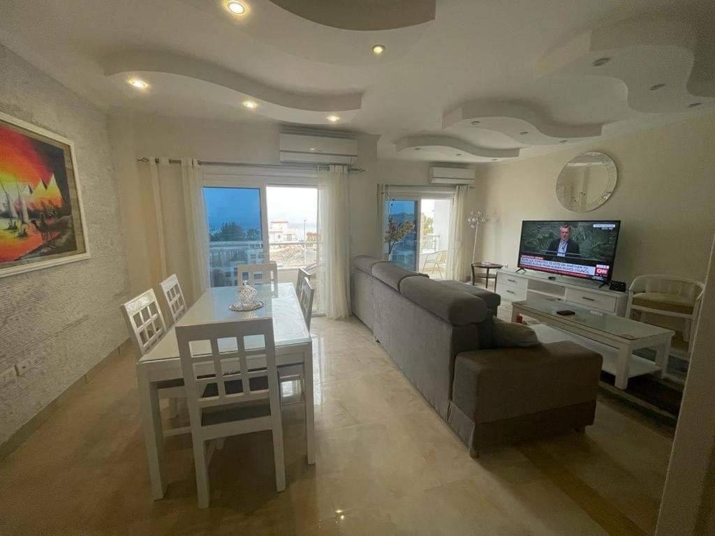 Royal Residence Spacious 3-Bedroom with Pool & Sea View, Beach Access, Private Rooftop Area view 5