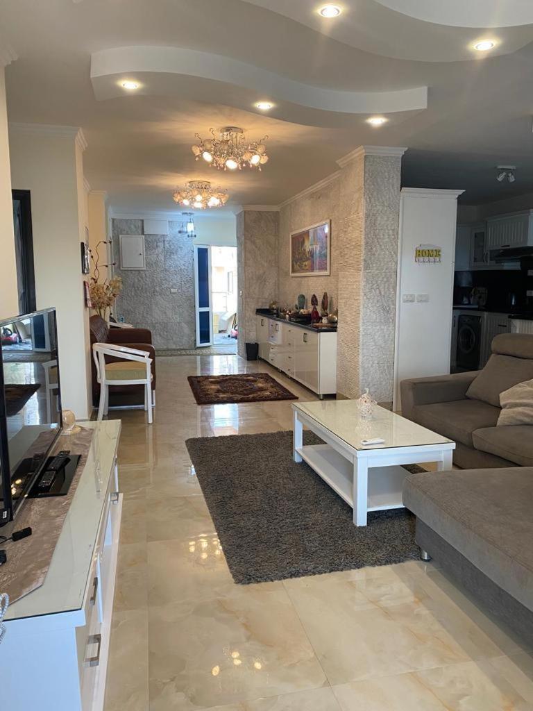 Royal Residence Spacious 3-Bedroom with Pool & Sea View, Beach Access, Private Rooftop Area view 4