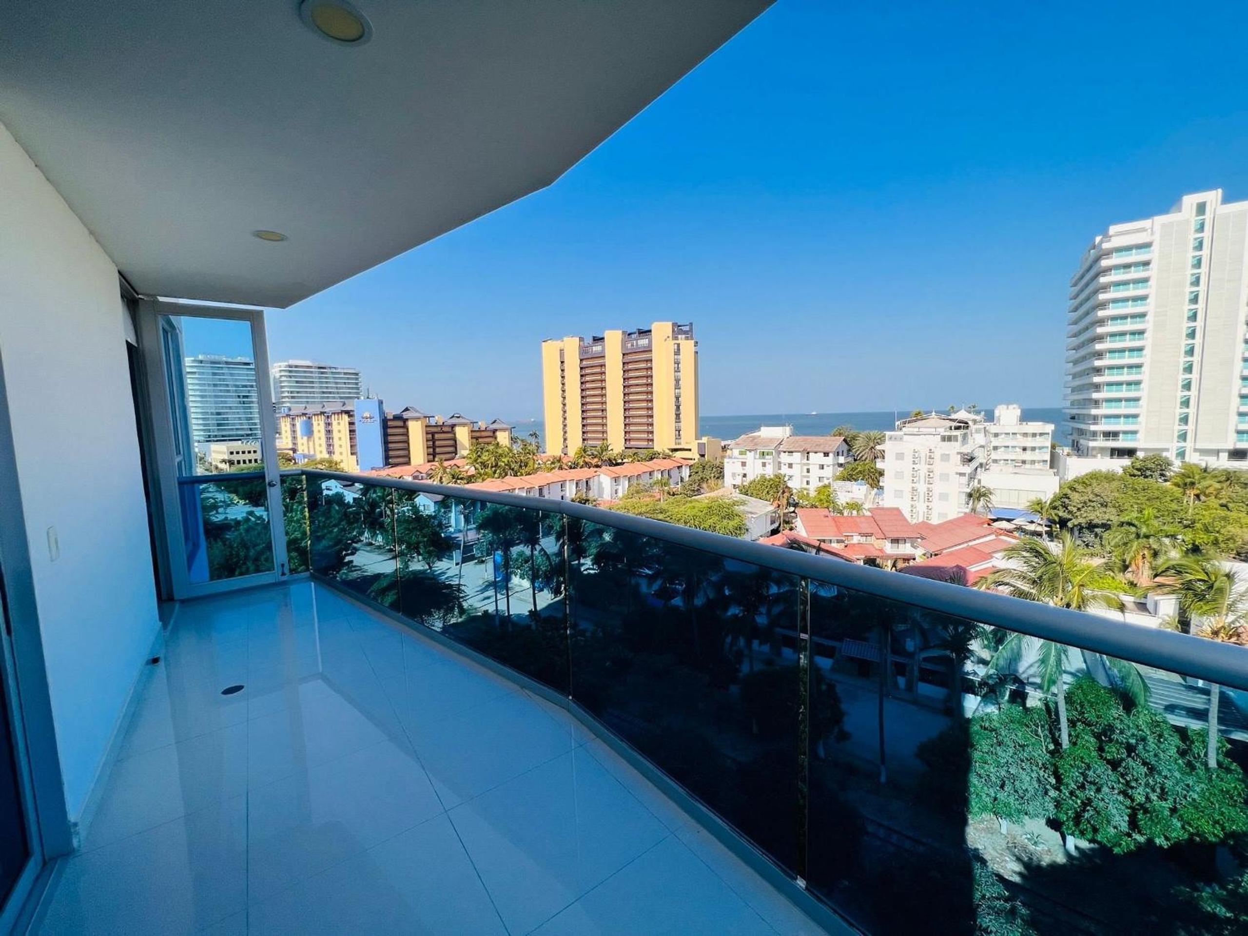 Edificio Tayrona Beach Apto de 3 habitaciones familiar muy comodo