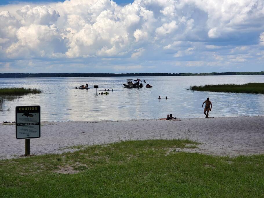 Beautiful cottage near Lake Louisa & mins from Disney, Vehicle Rental Available view 3