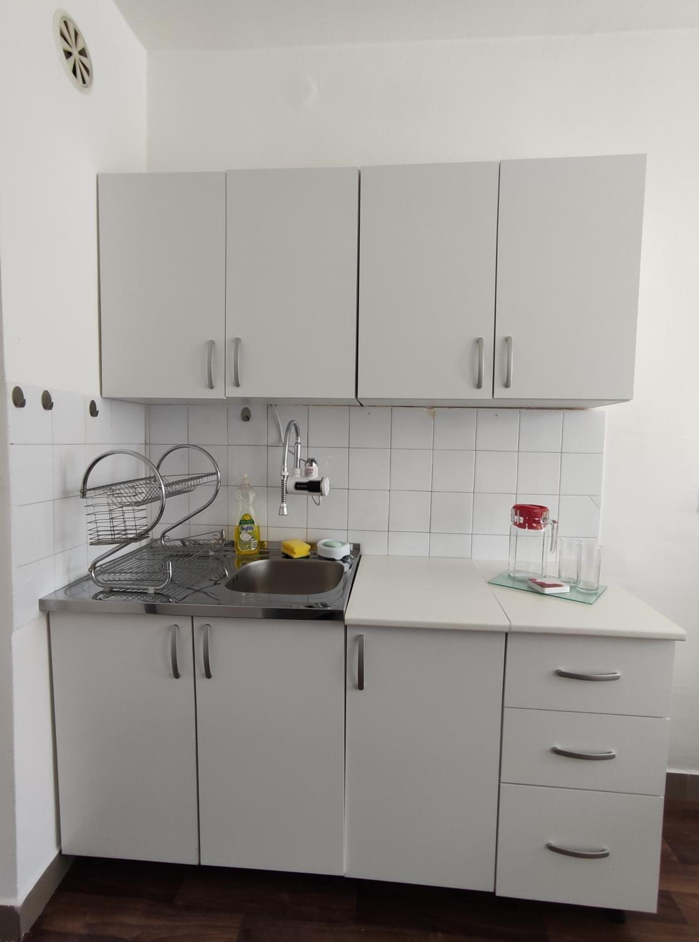 Charming & Spacious 2 Bedroom Apartment with a Gorgeous 8th-floor view
