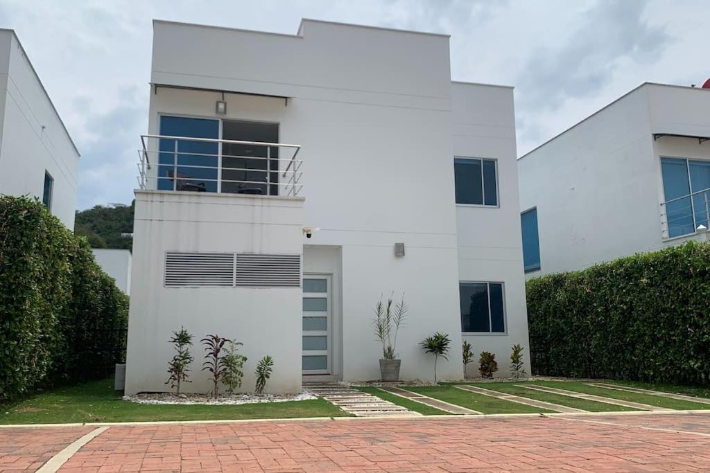 Condo Apulo - Hermosa casa - Jacuzzi y Piscina privados - WiFi