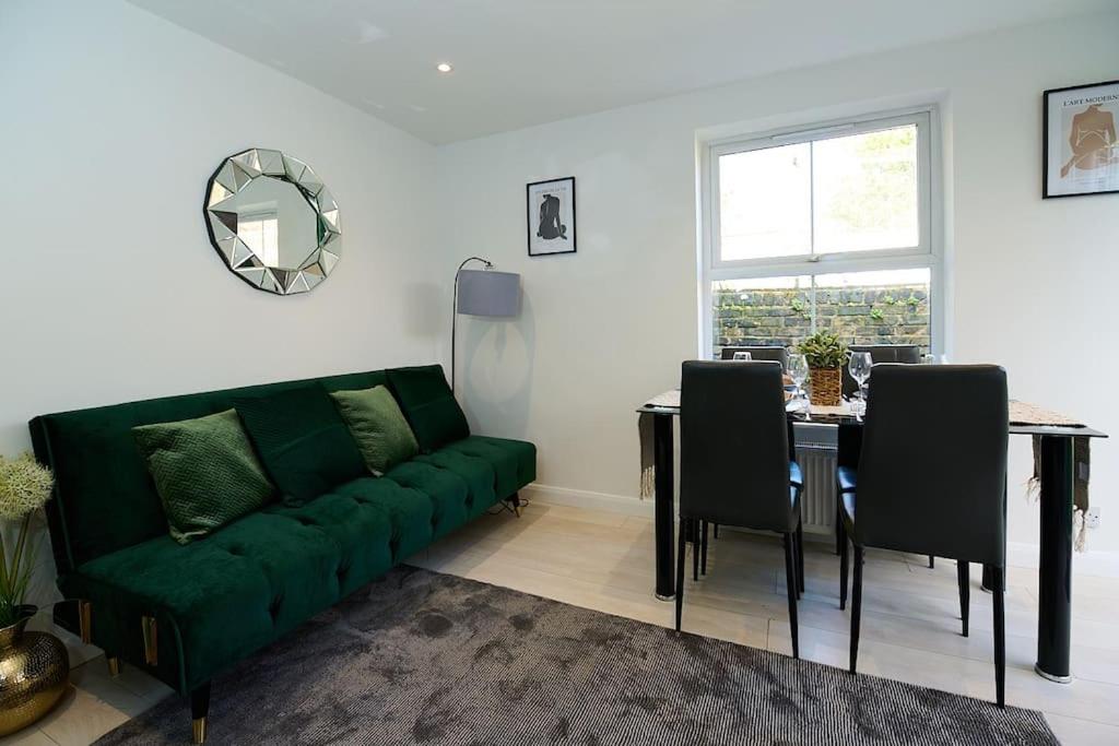 Fabulous 3 bed NW London apartment with private garden