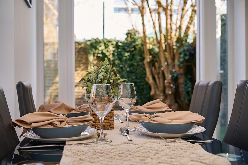 Fabulous 3 bed NW London apartment with private garden