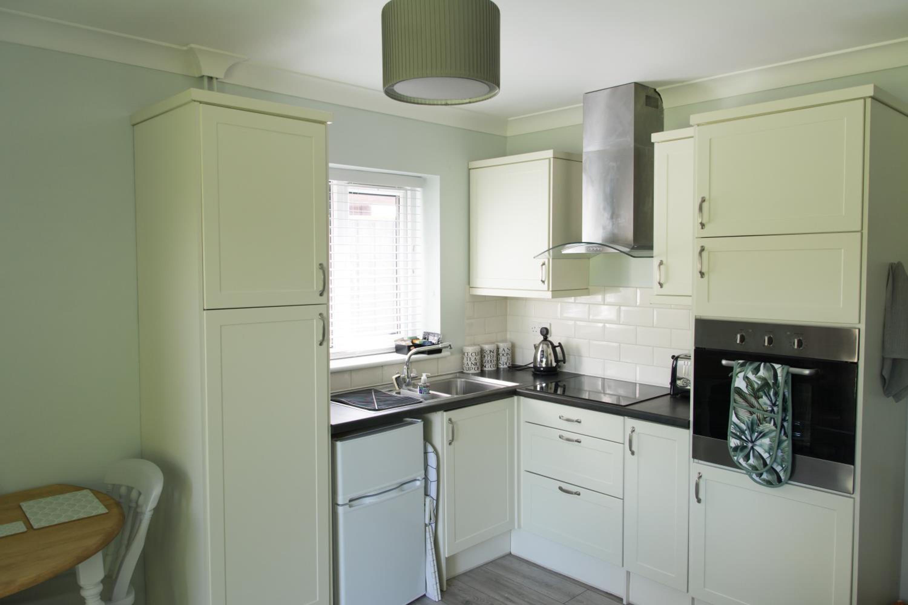 Luxury Self-Catering and Sauna - Oaks Rest view 5