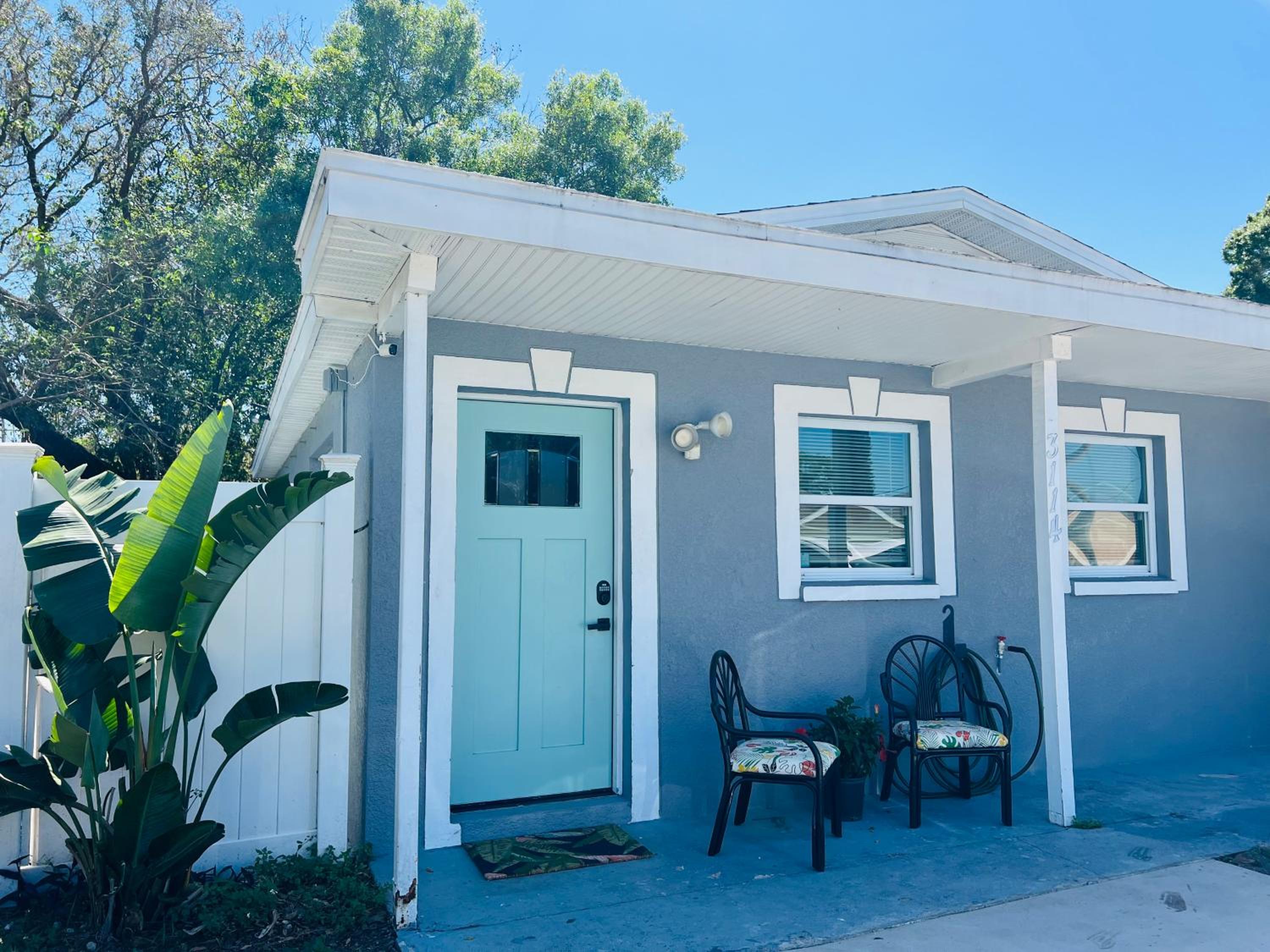 Hotel Tropical Casita In Tampa Near Airport And Raymond James Stadium