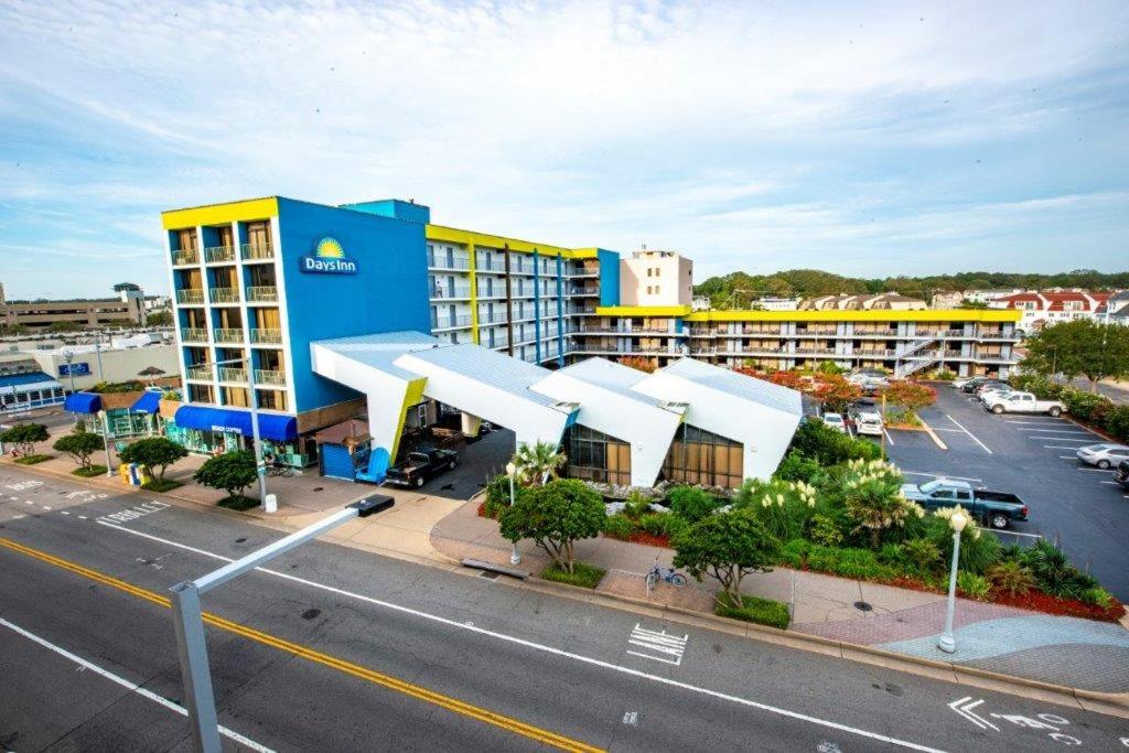 Hotel Days Inn by Wyndham Virginia Beach At The Beach - Image 1