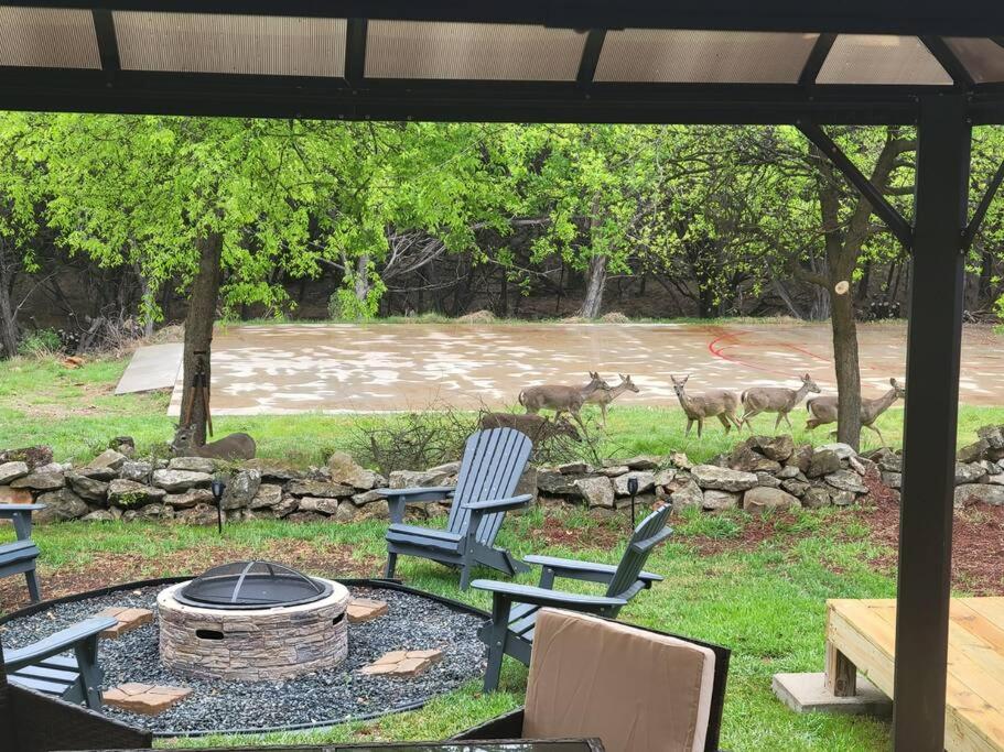 Charming ranch-style home w/ideal entertainment view 5
