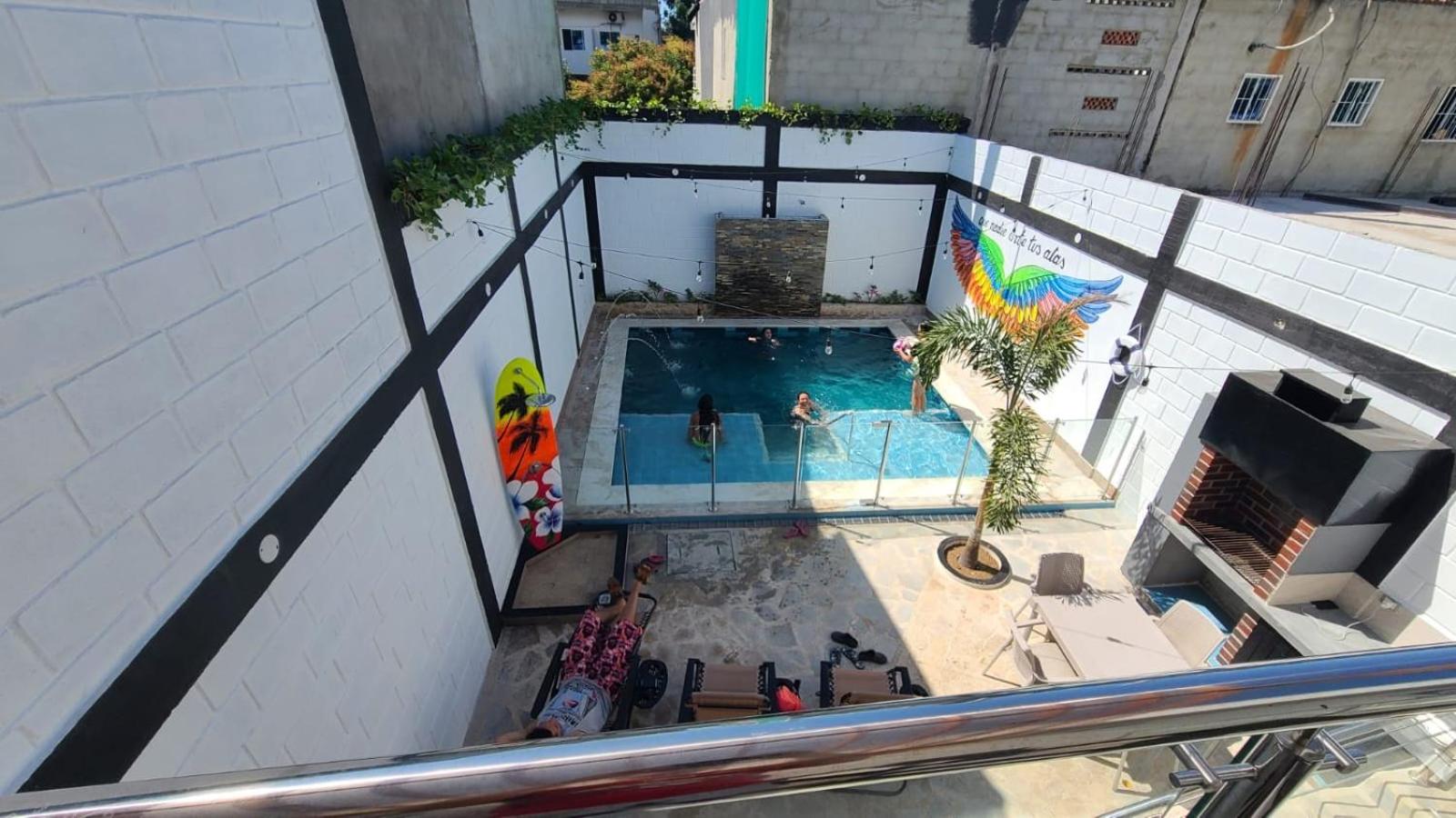 Confort+Relax= Romántico ApartaEstudio + Piscina + Parqueadero