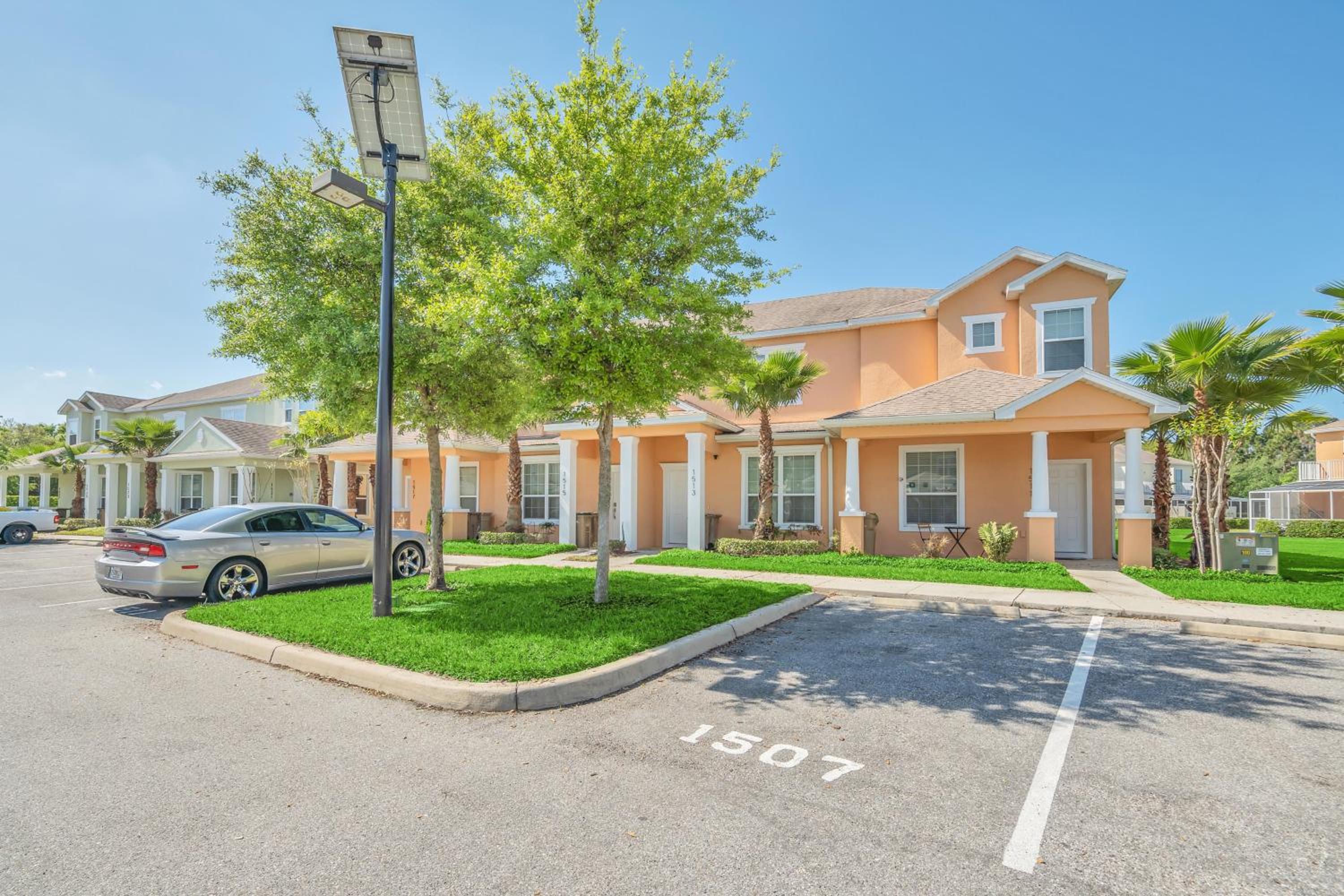 Serenity - 3 Bed 3 Baths TOWNHOME