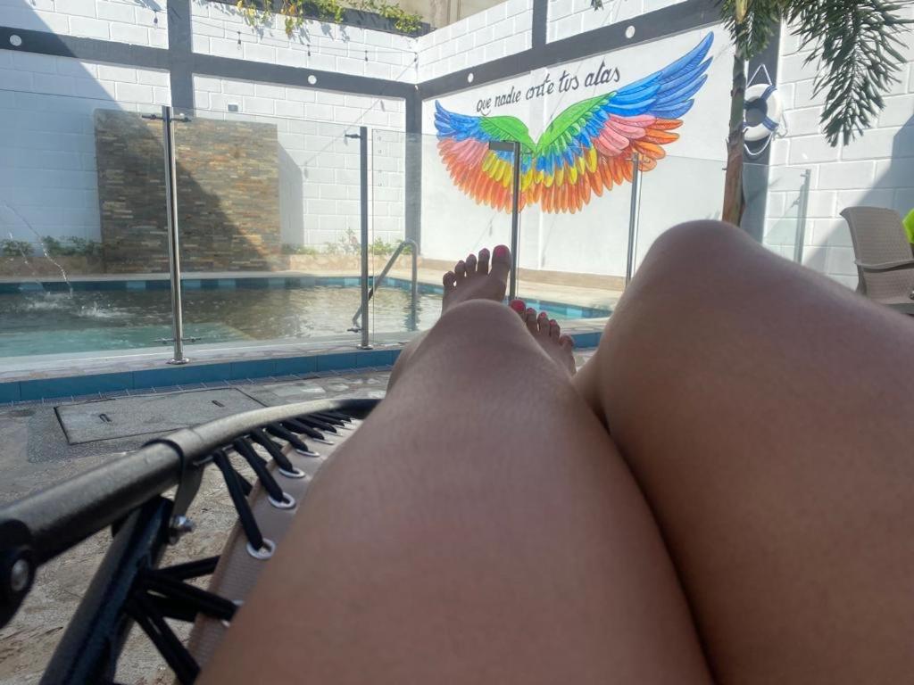 Confort+Relax= Romántico ApartaEstudio + Piscina + Parqueadero