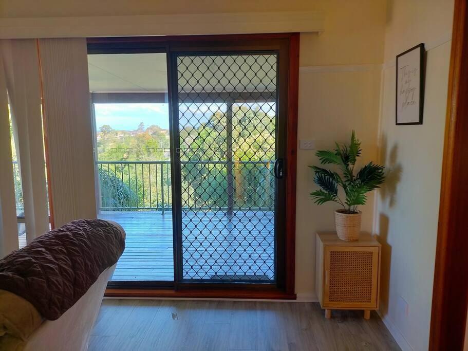 Boyle's Beach House - Fully furnished 3 Bedroom home. Secure parking.