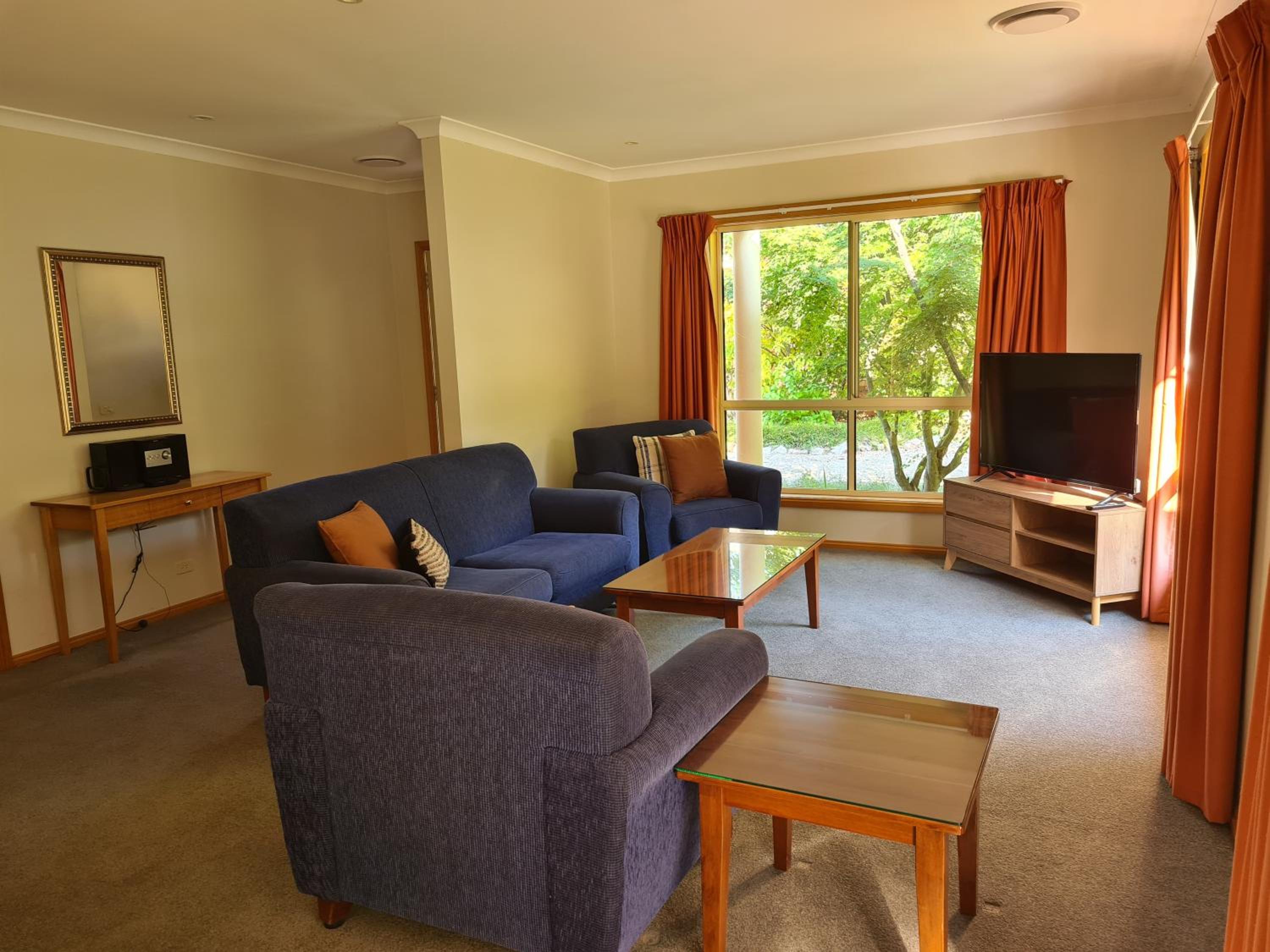 DELANY VILLAS BRIGHT - Spa luxury on Delany Avenue