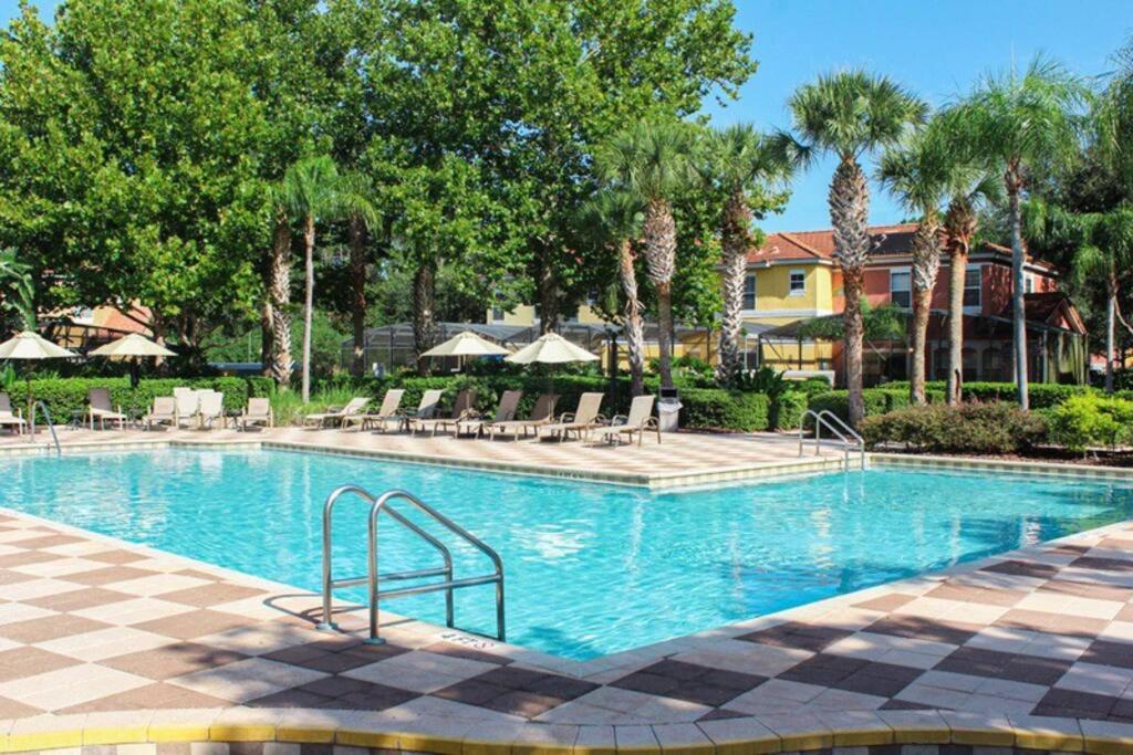 *PRIVATE POOL* Disney10min - Magical Mickey themed home view 5
