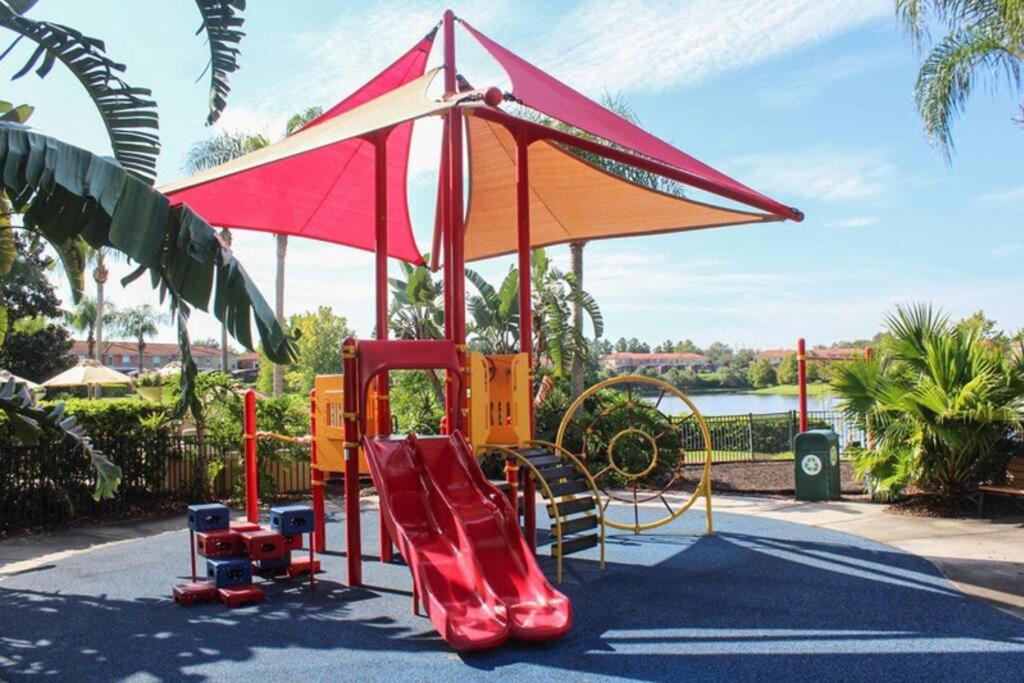 *PRIVATE POOL* Disney10min - Magical Mickey themed home view 2