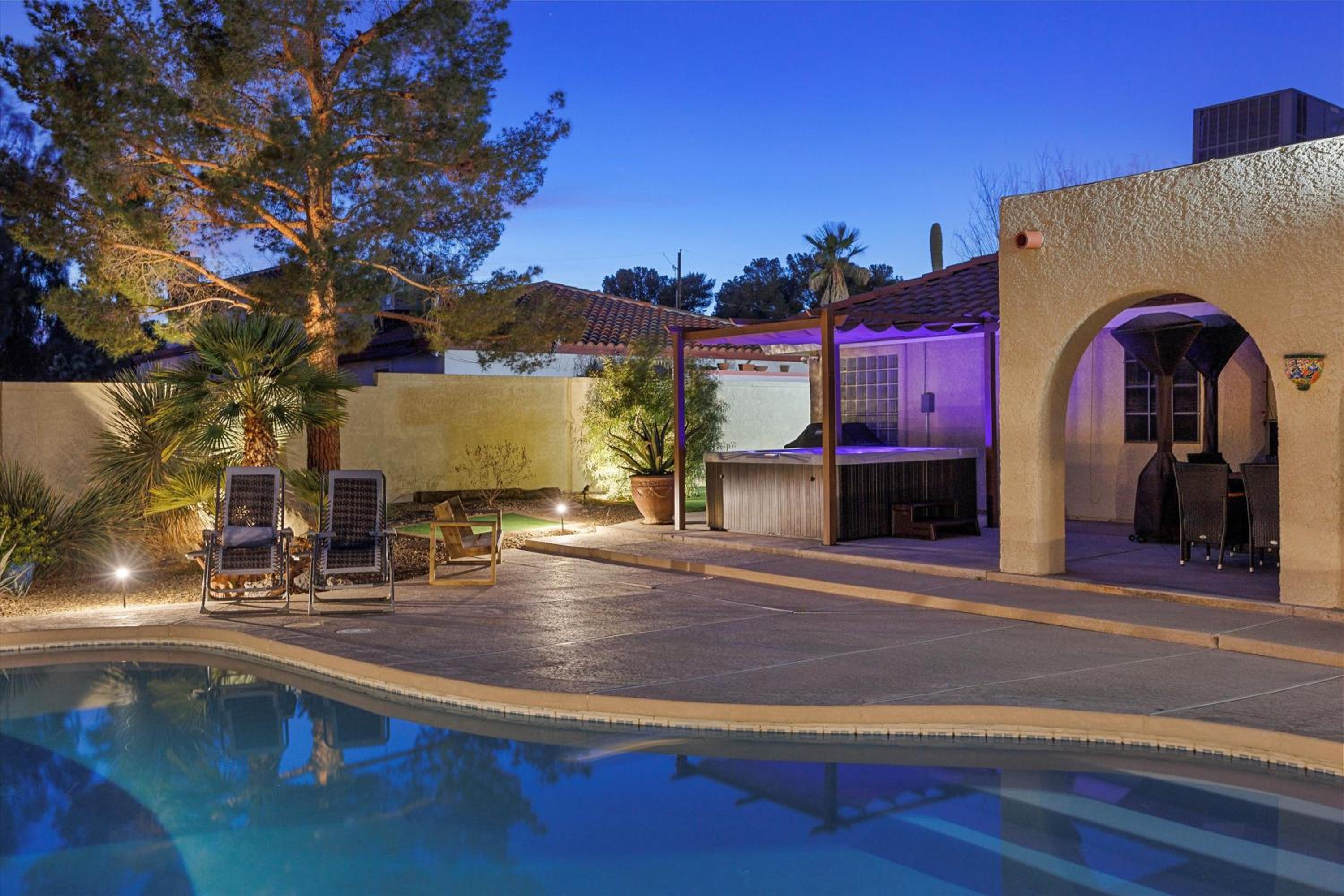 Ranch villa 1 level on half acre 8-min from Strip view 3